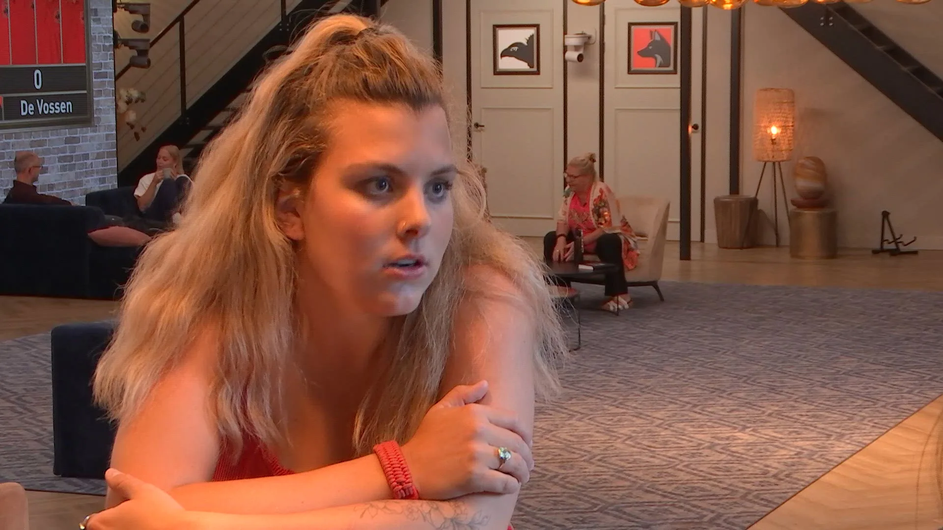 'Dat is mijn juffrouw, die heb ik op tv zien n**ken!'