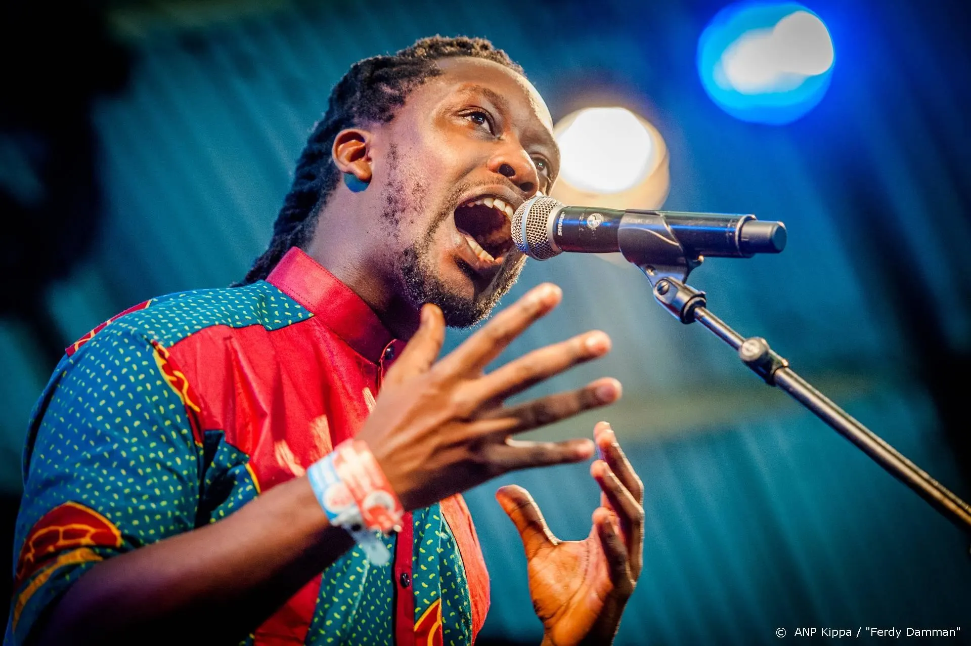 Akwasi en Jamie Cullum zingen op racismedag NPO