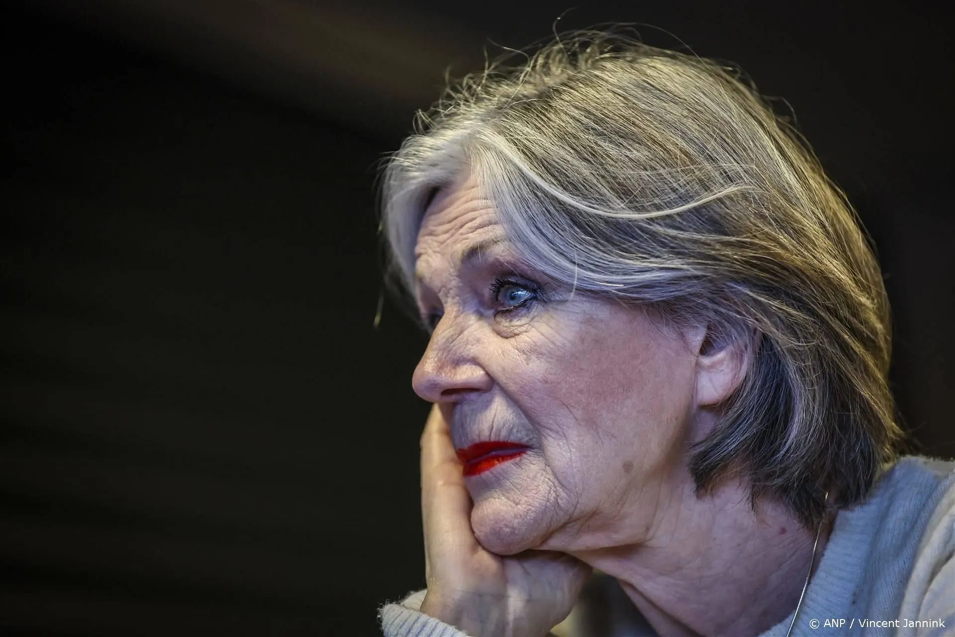 Zware beveiliging voor Lenny Kuhr 