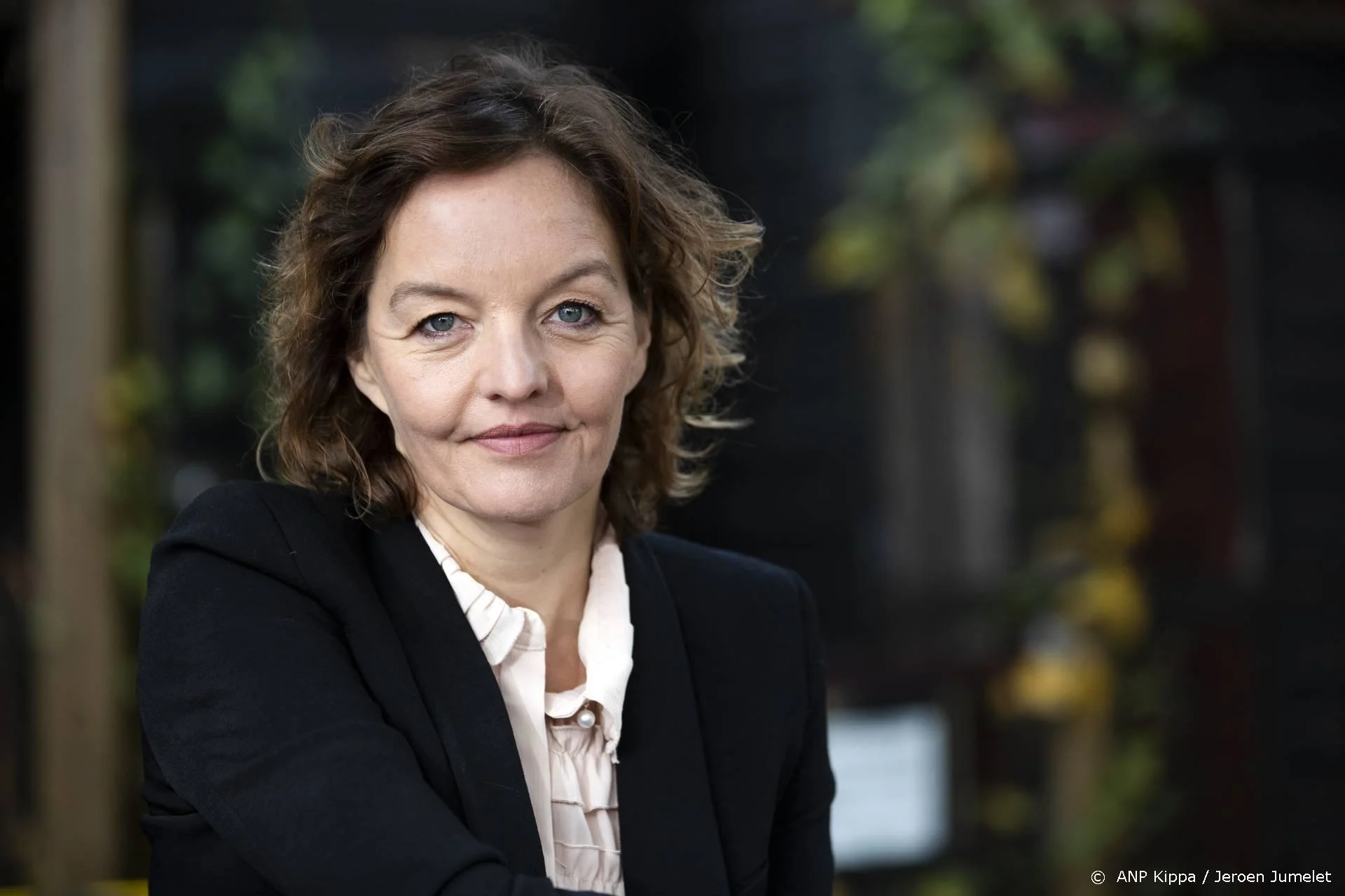 Sanne Wallis de Vries niet bij Kapsalon Theater vanwege corona