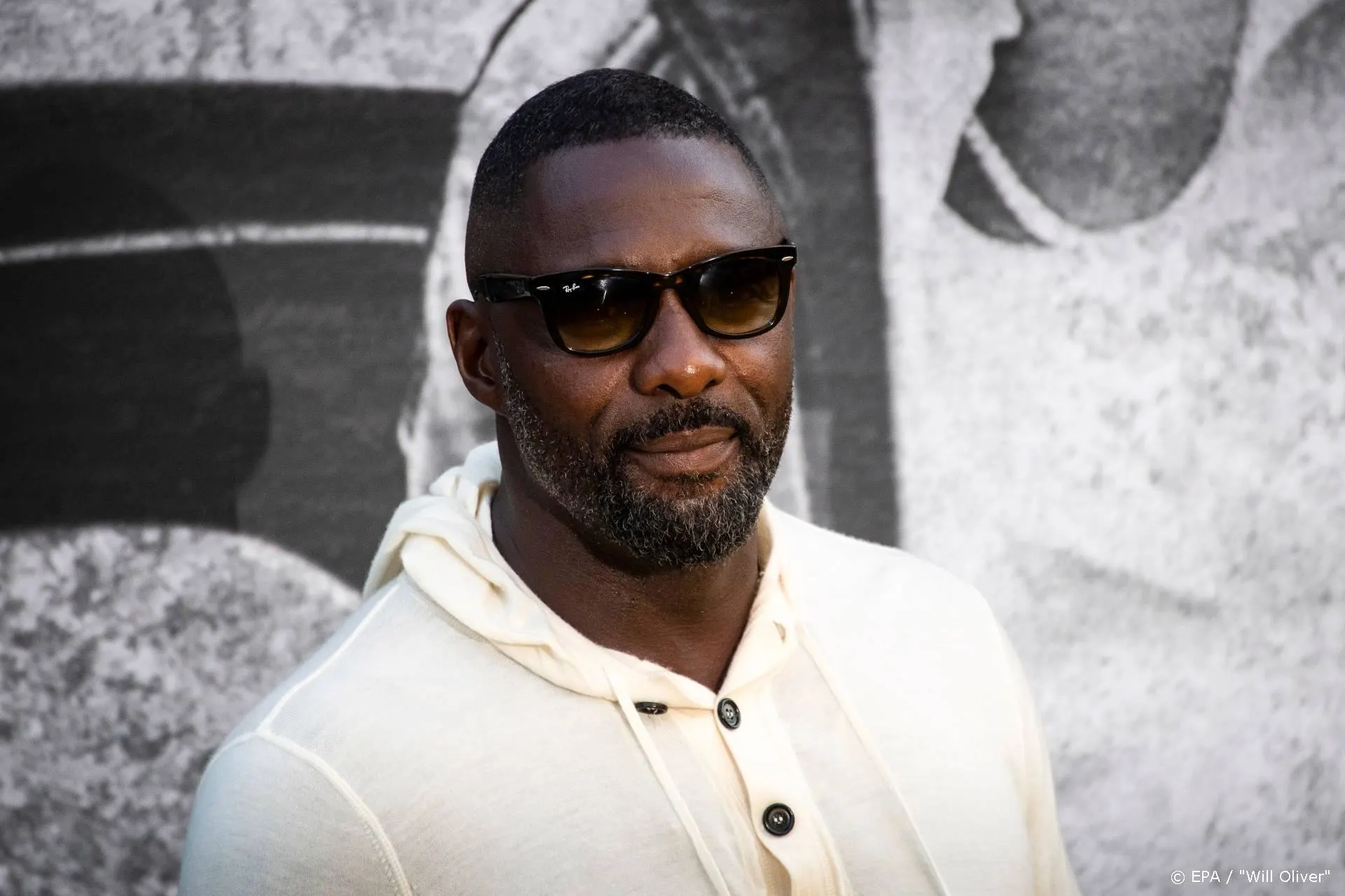 Idris Elba vindt niet dat oude shows gecensureerd moeten worden