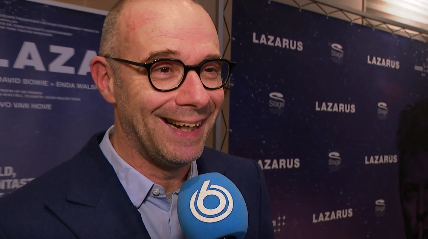 Koefnoen gaat het theater in