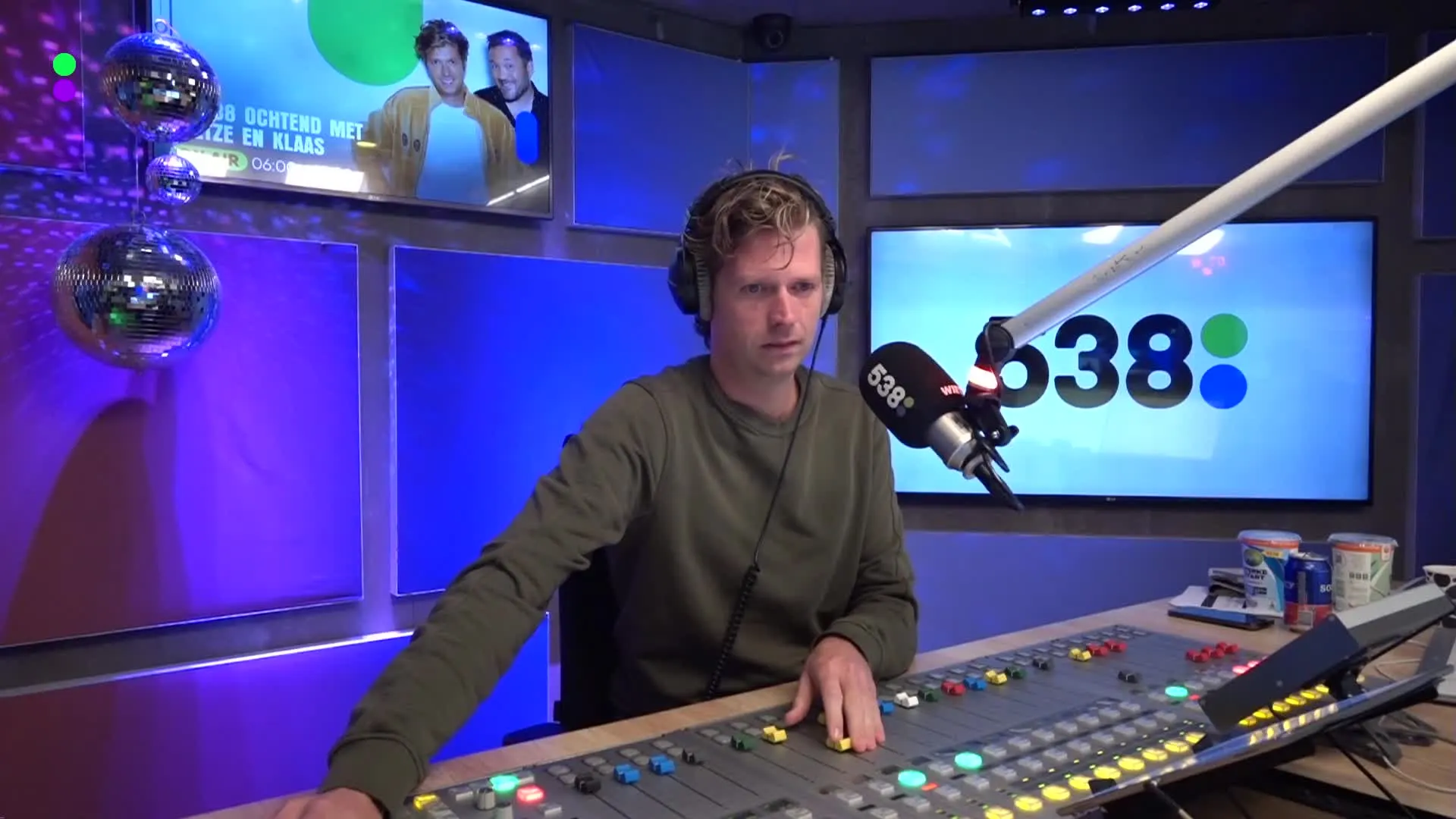 Met wie ontbijt Klaas?