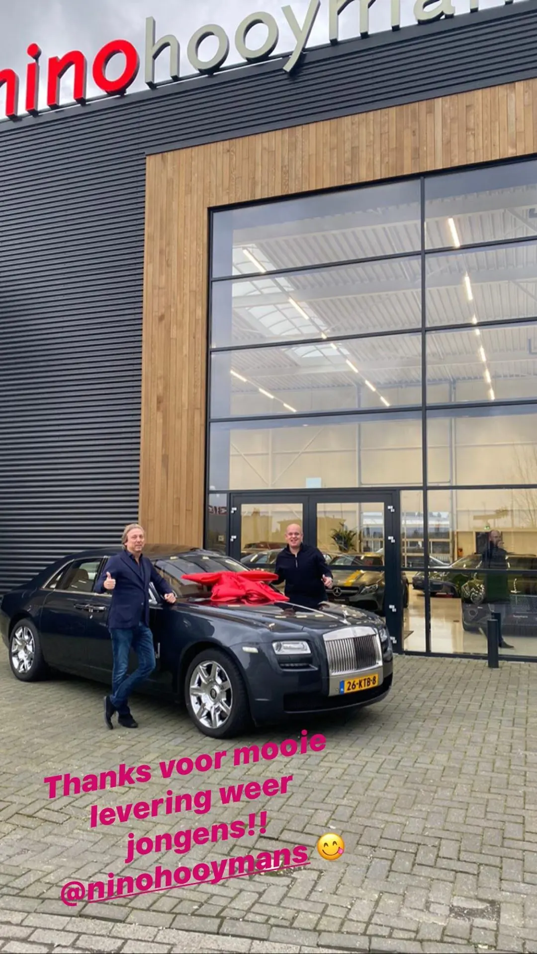 Dit is de nieuwe auto van Michael van Gerwen