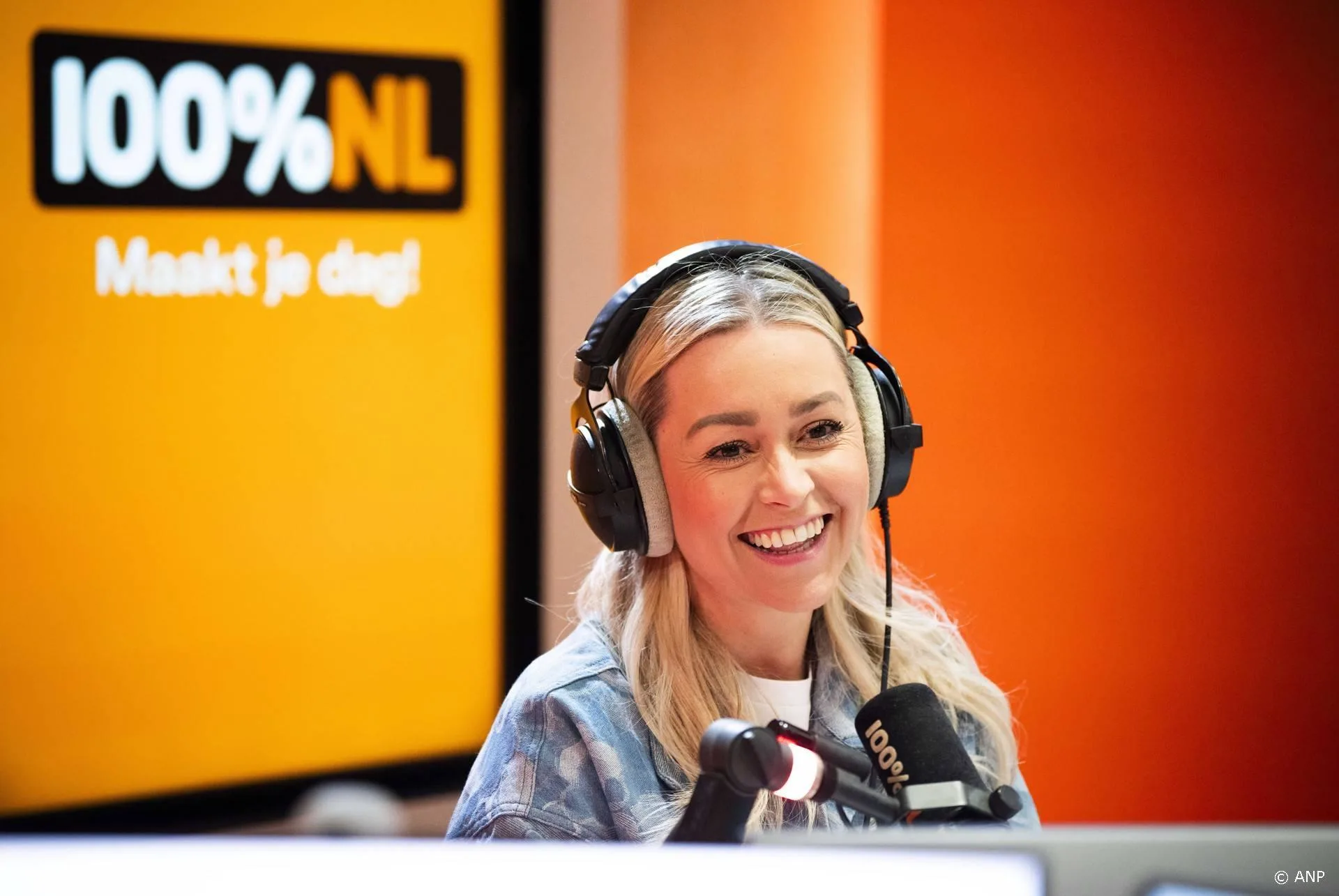 Via déze vrijmarkt kom je aan spullen van BN'ers