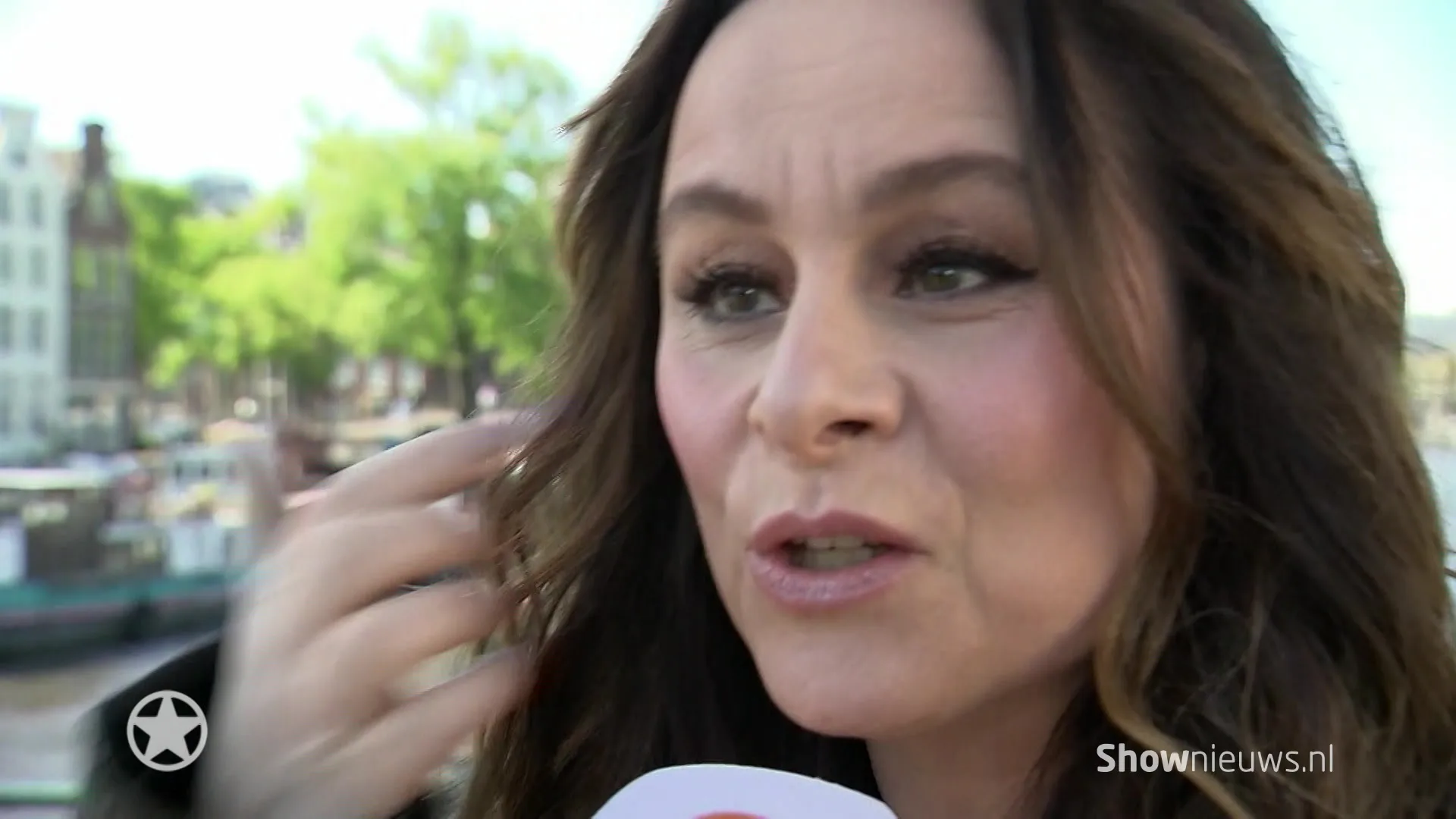 Trijntje en Voice Kids-winnares zingen herdenkingsduet