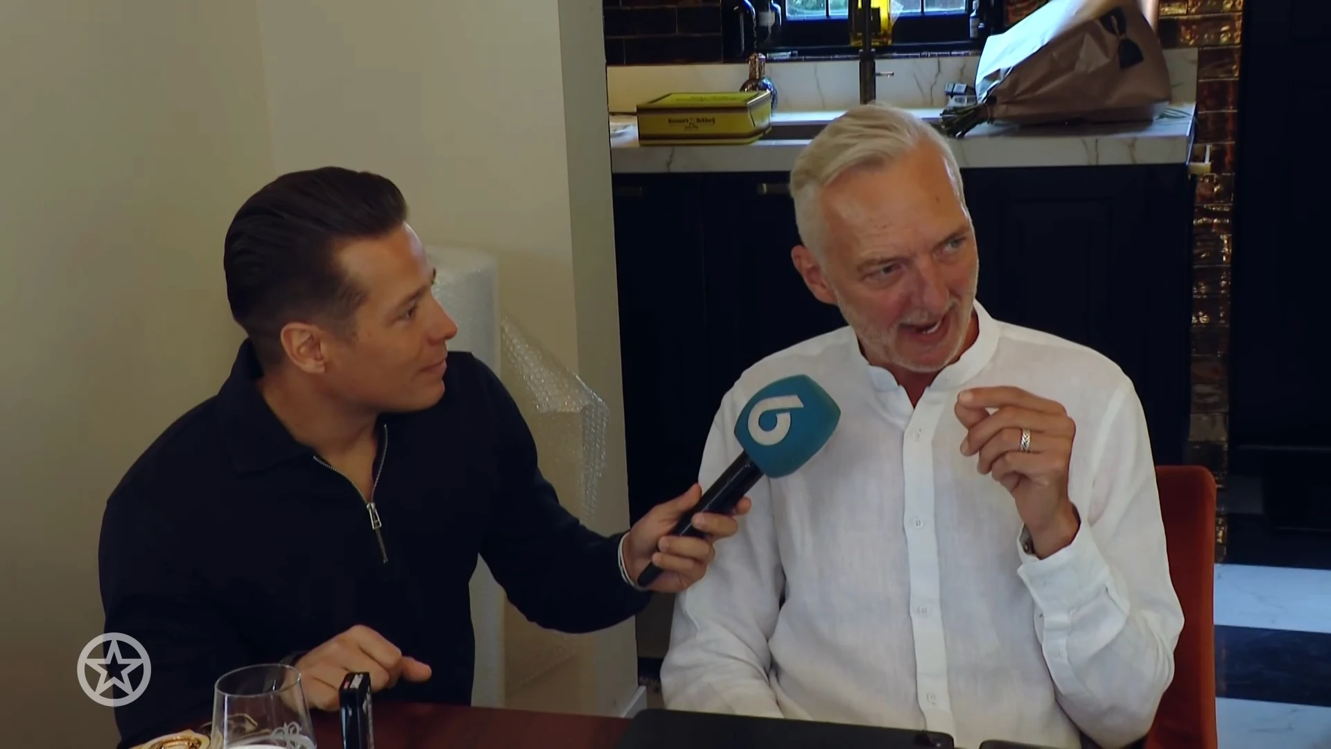 Moet Martien Meiland de cel in?!