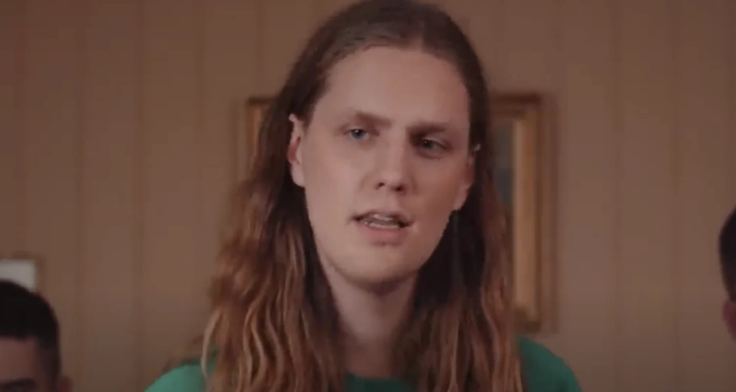 ZIEN: IJslandse Songfestival-kandidaat zingt bekende covers