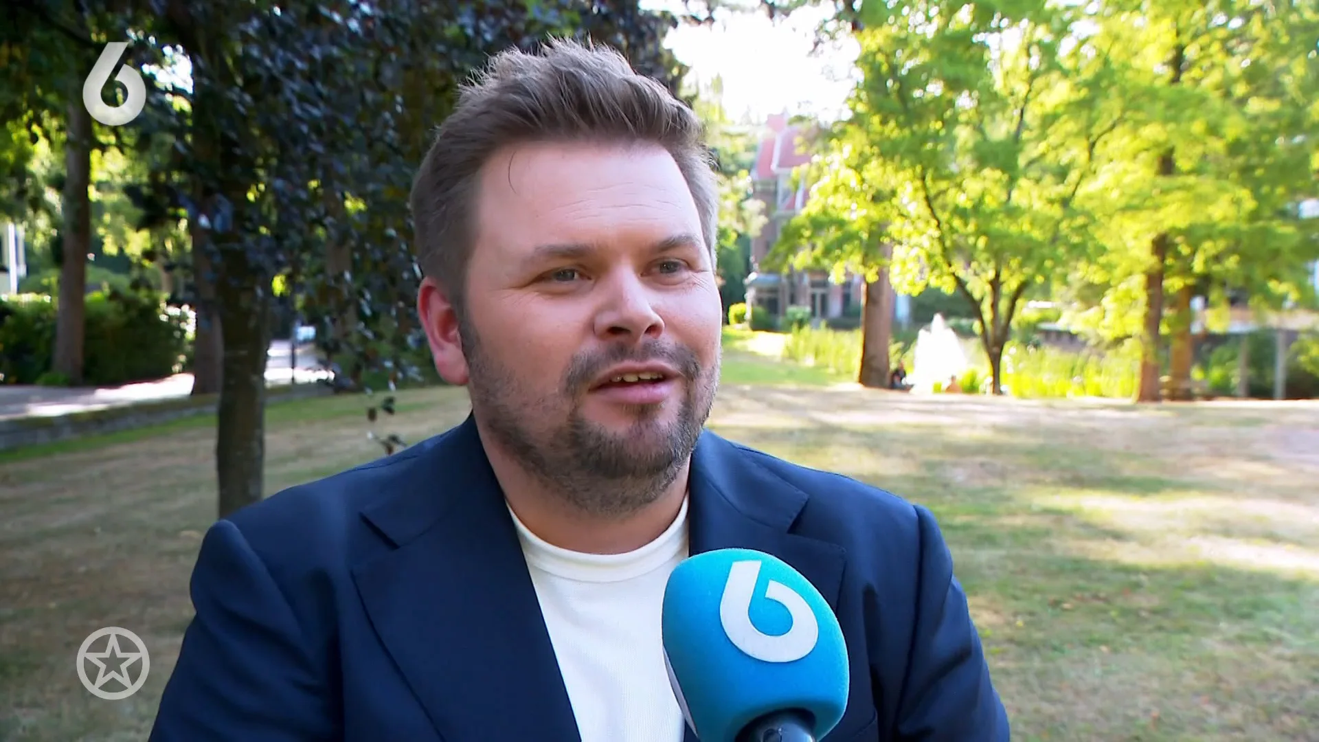 Thomas van Groningen maakt indruk als presentator De Oranjezomer: 'Groot talent'