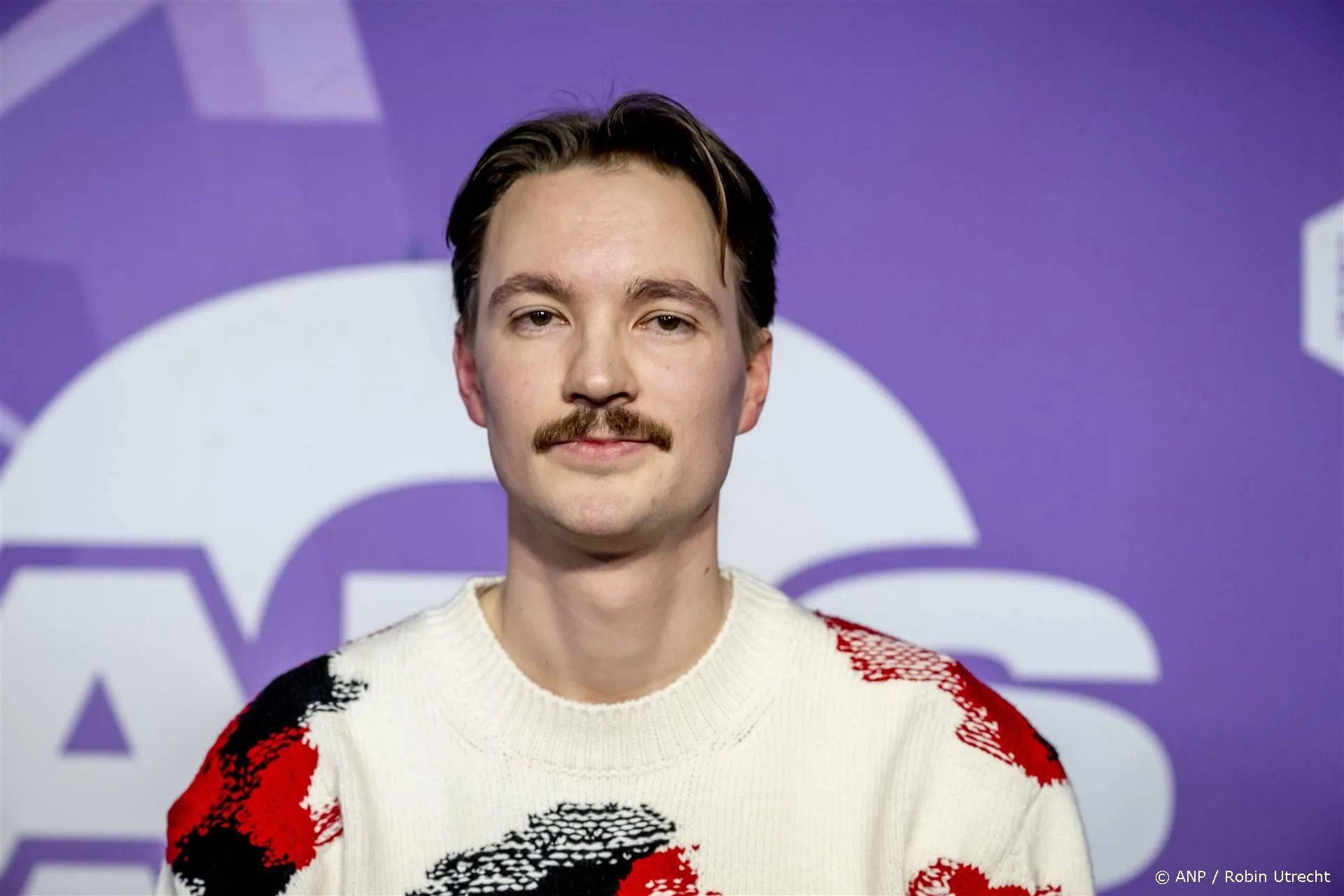 ZIEN: Bram Krikke geeft merkwaardig kraamcadeau