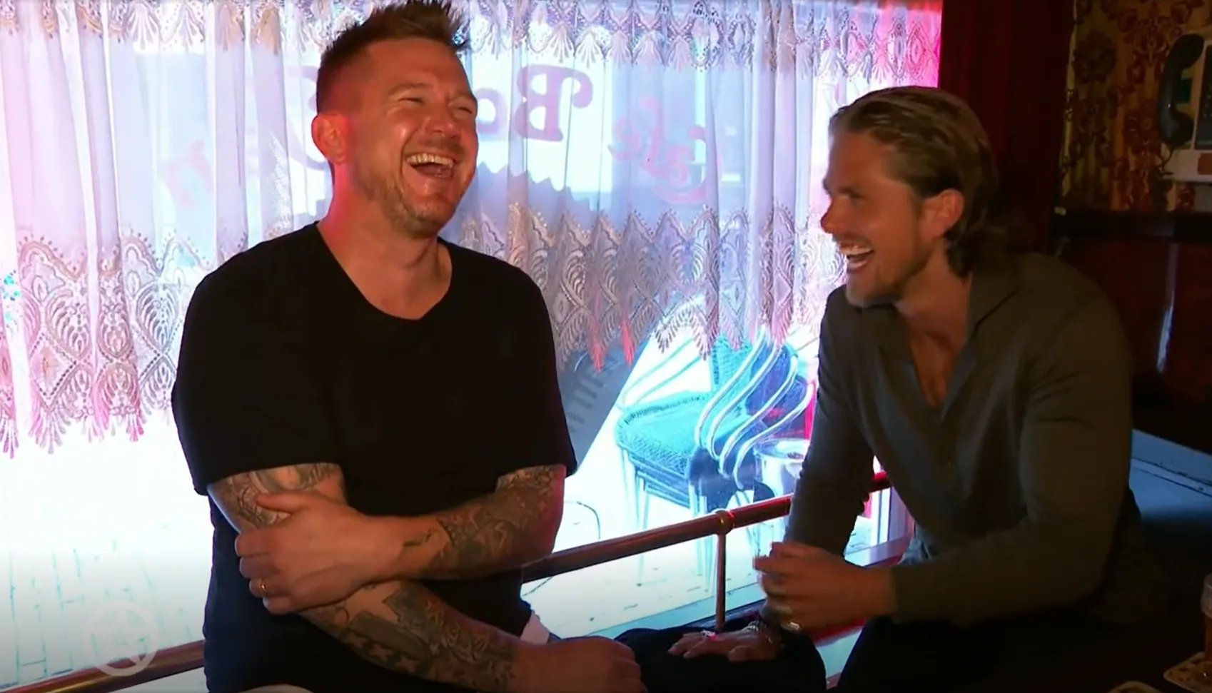 Johnny de Mol heeft intiem gesprek met André Hazes