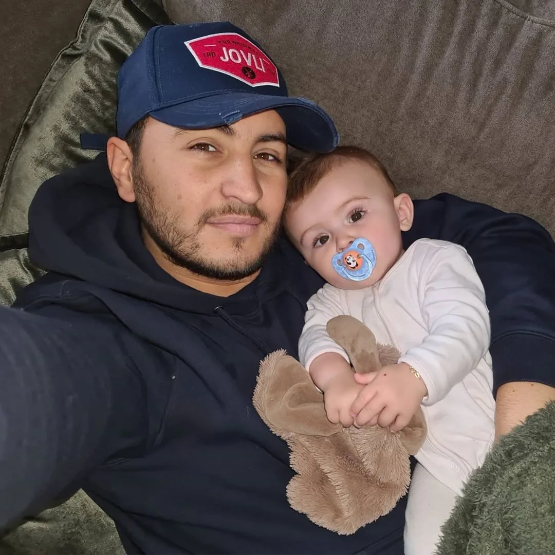 ZIEN: Dochtertje Danny Froger logeert bij opa en oma