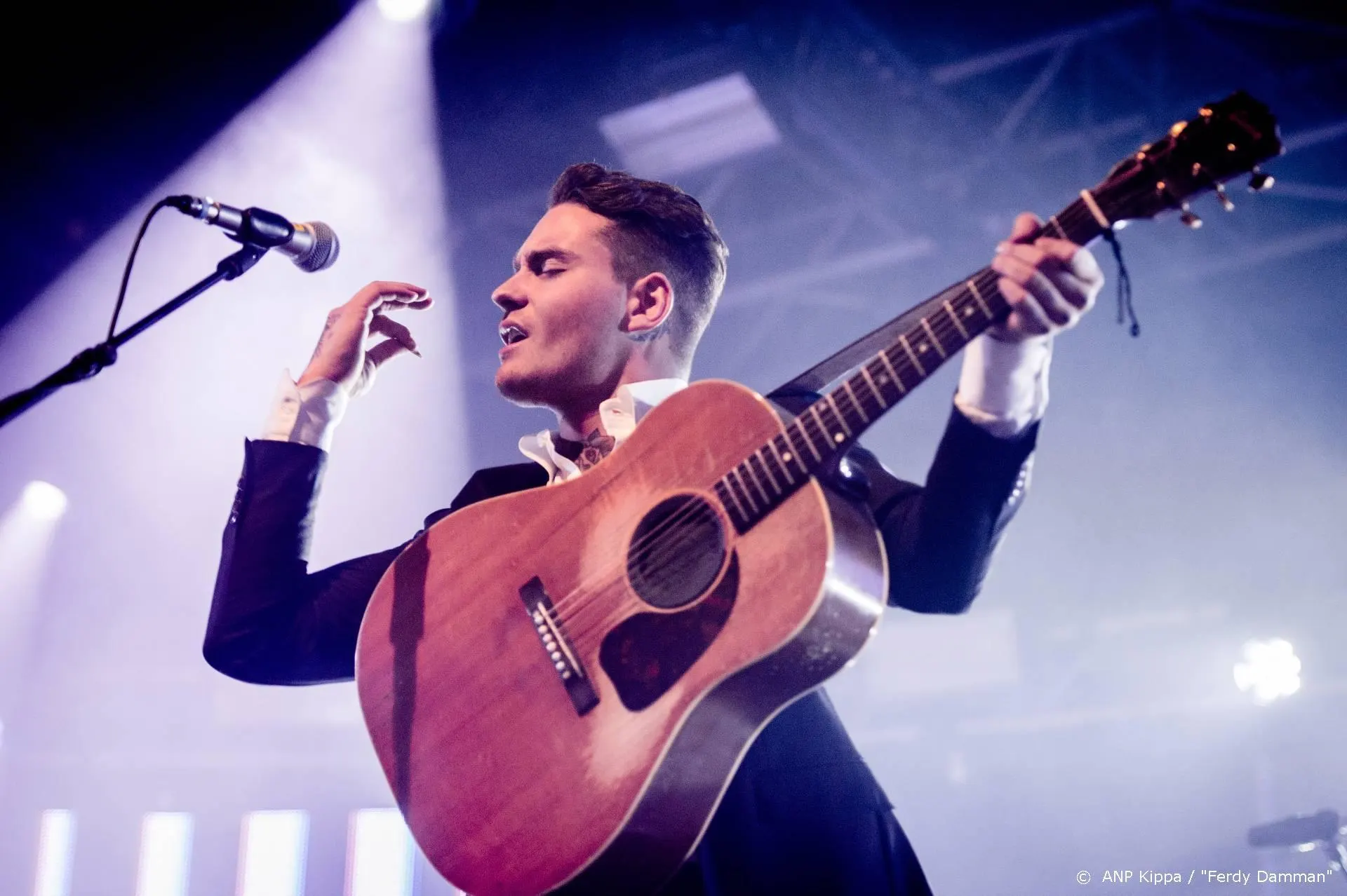 Virtueel vrijdagmiddagconcert met Douwe Bob