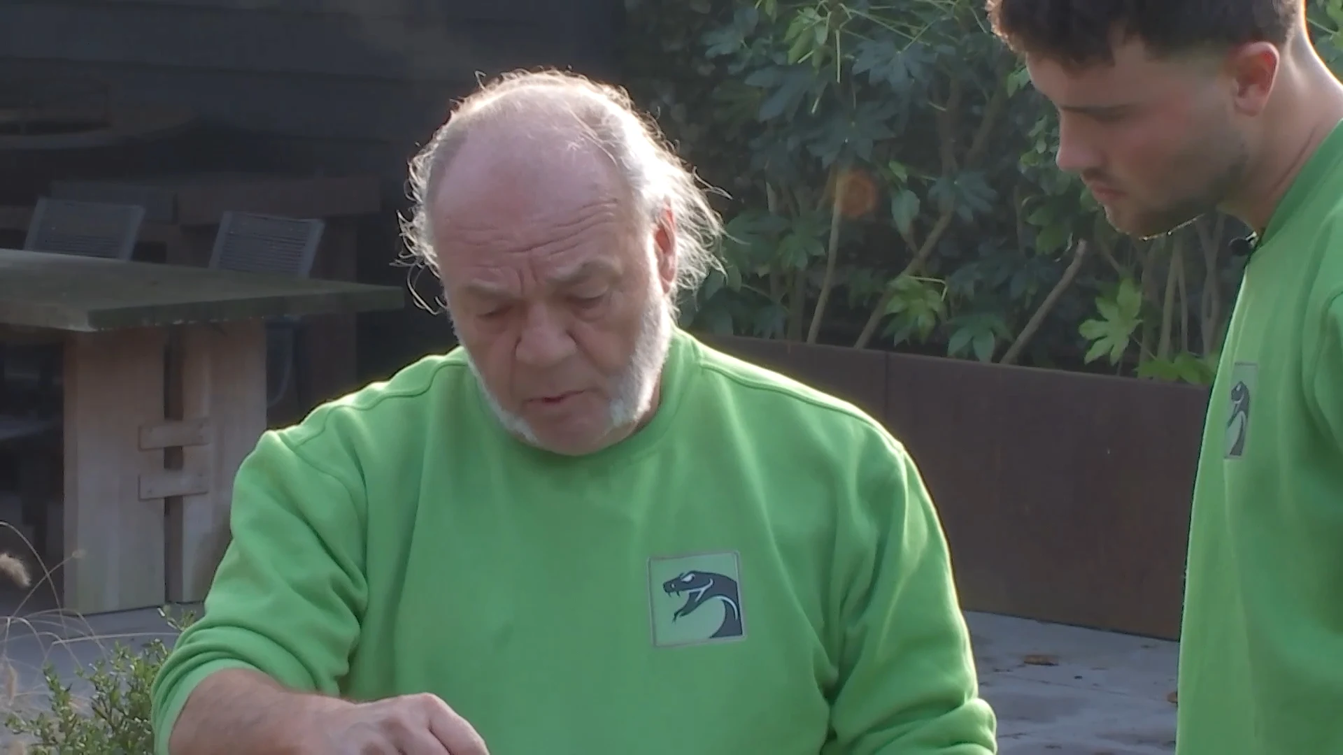 Frank krijgt een gele kaart en zijn bondje verliest punten