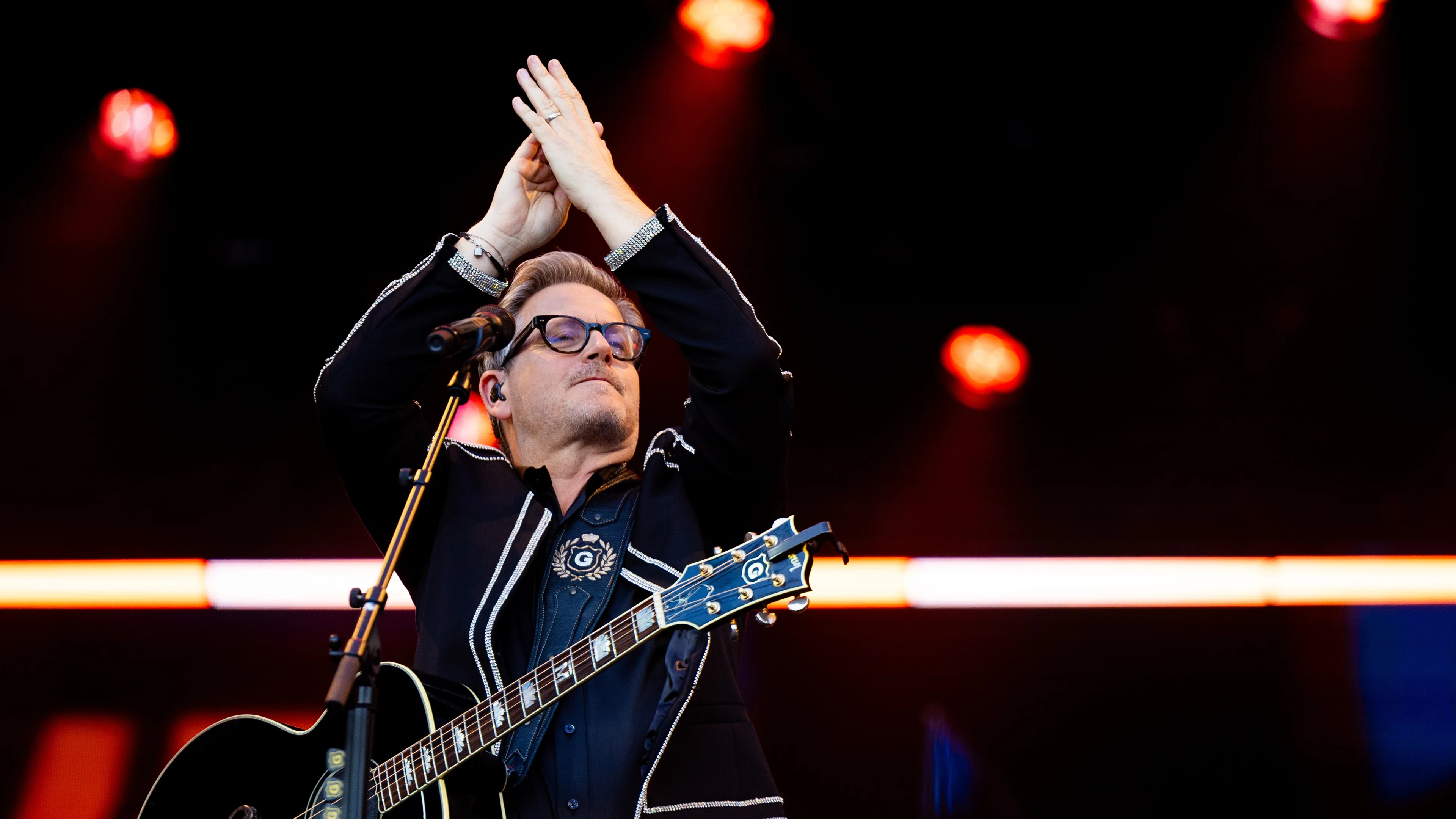 Guus Meeuwis heeft deze spectaculaire 'bal-openers' in AFAS Dome