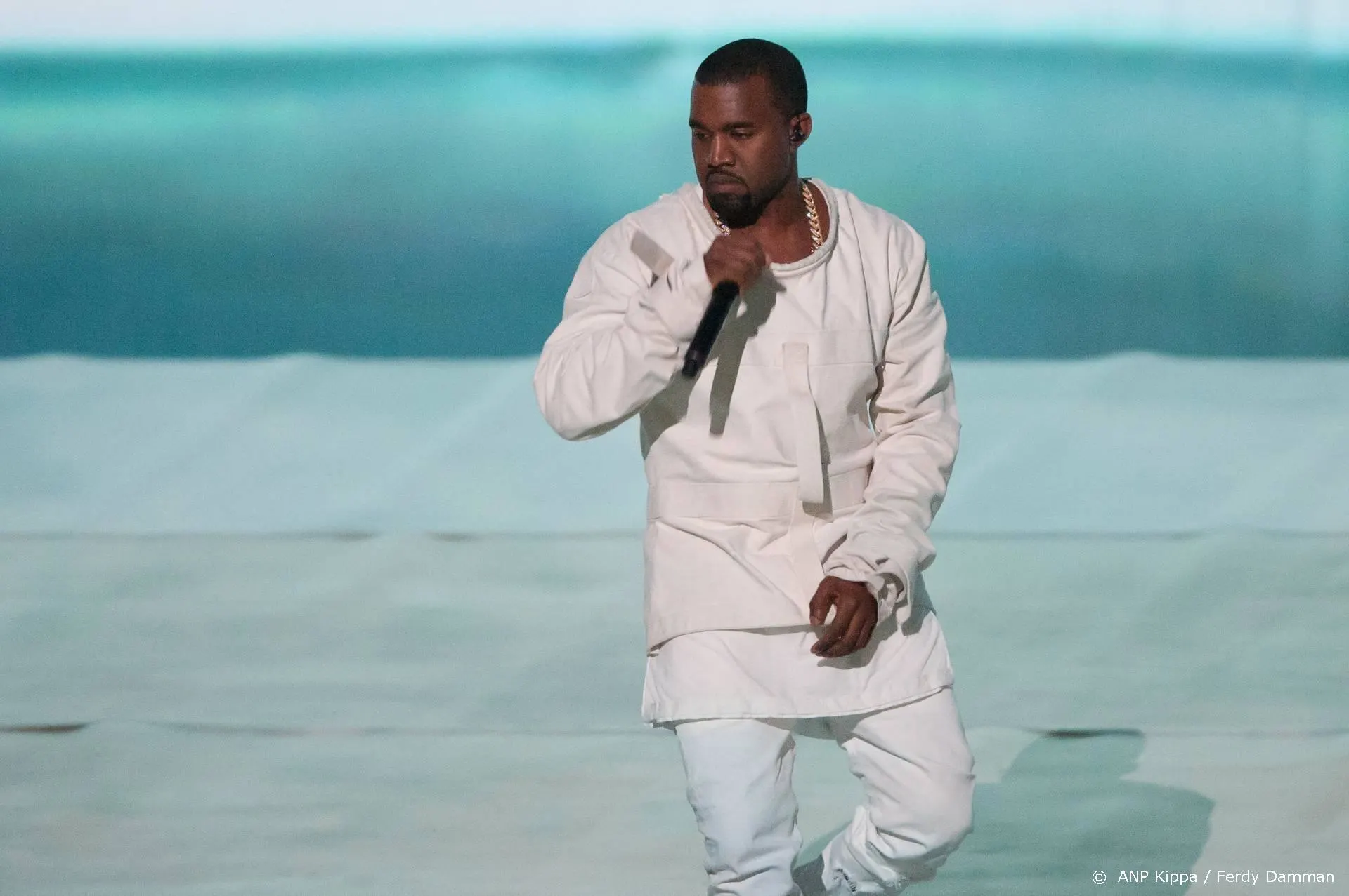 Kanye West mist deadline van album opnieuw