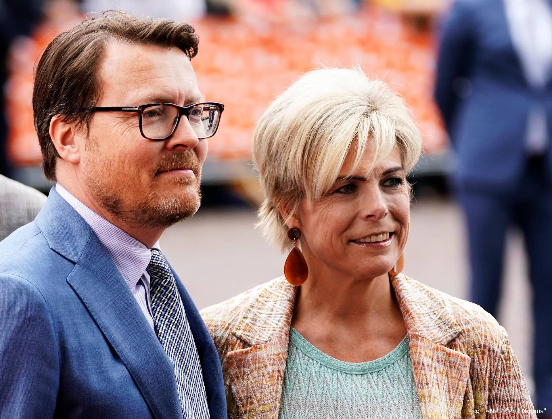 Ali B onthult verborgen zangtalent van prins Constantijn