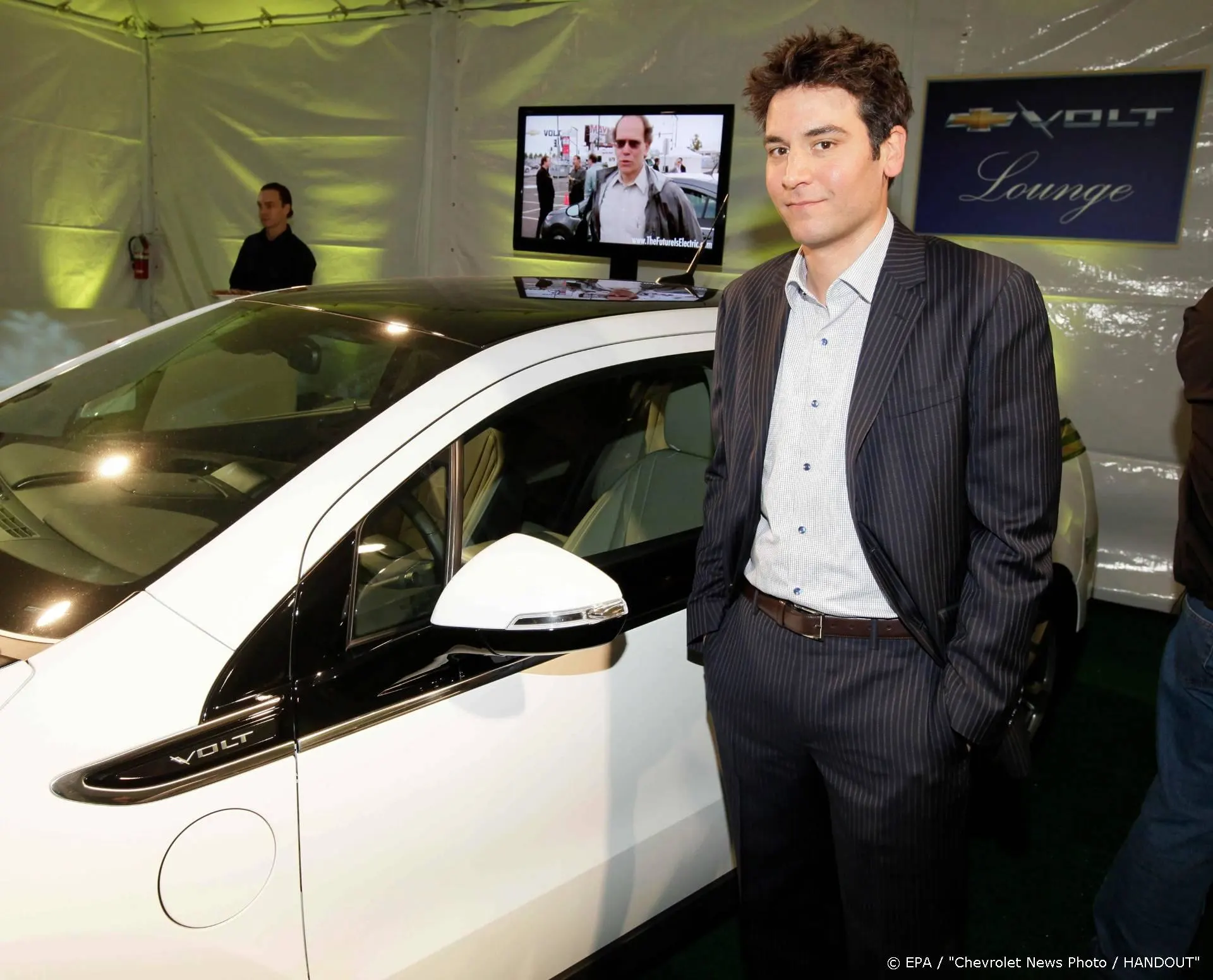 Josh Radnor steekt de draak met How I Met Your Mother