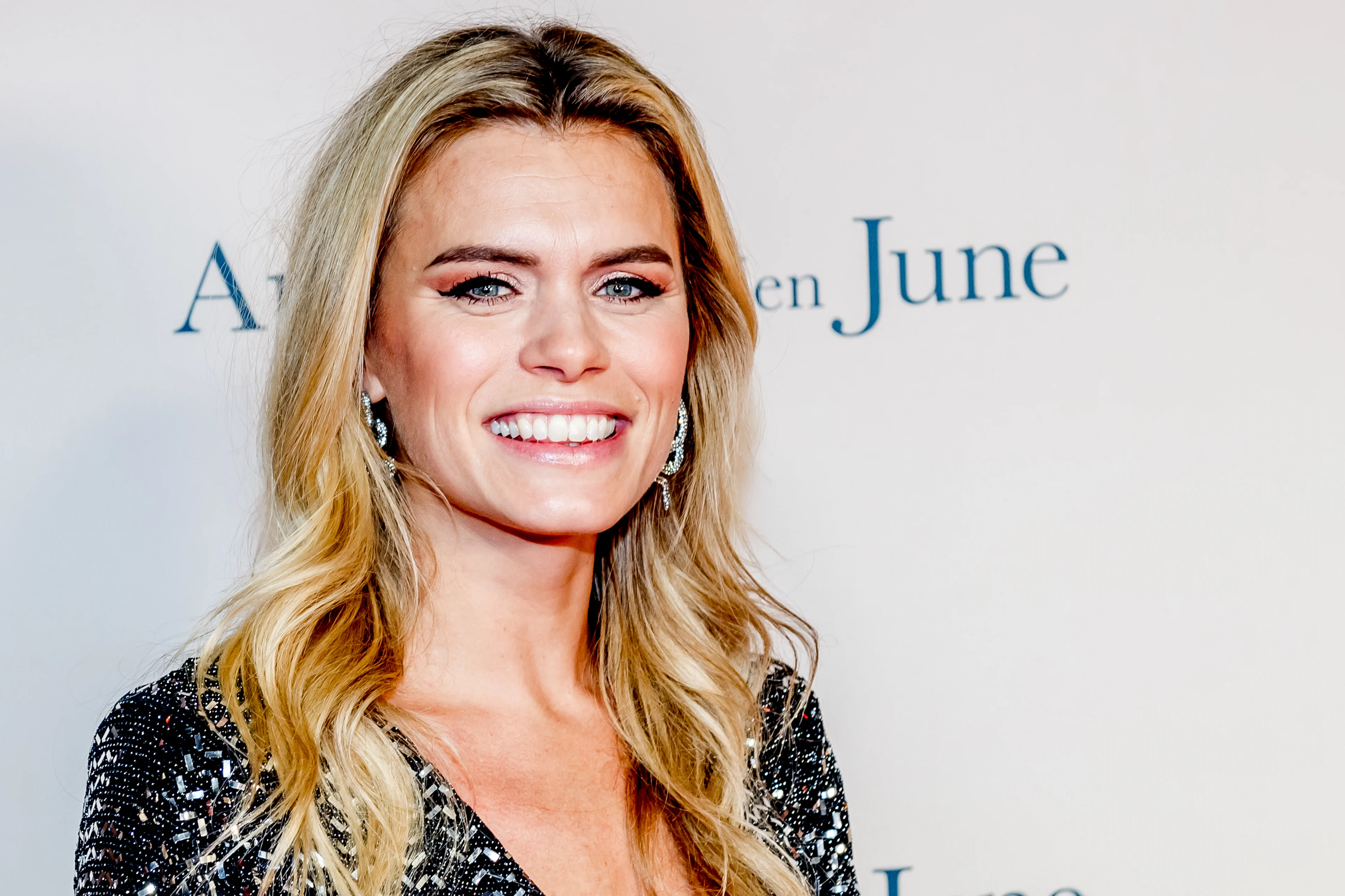 Nicolette van Dam is boos: "Ze moeten zich schamen."