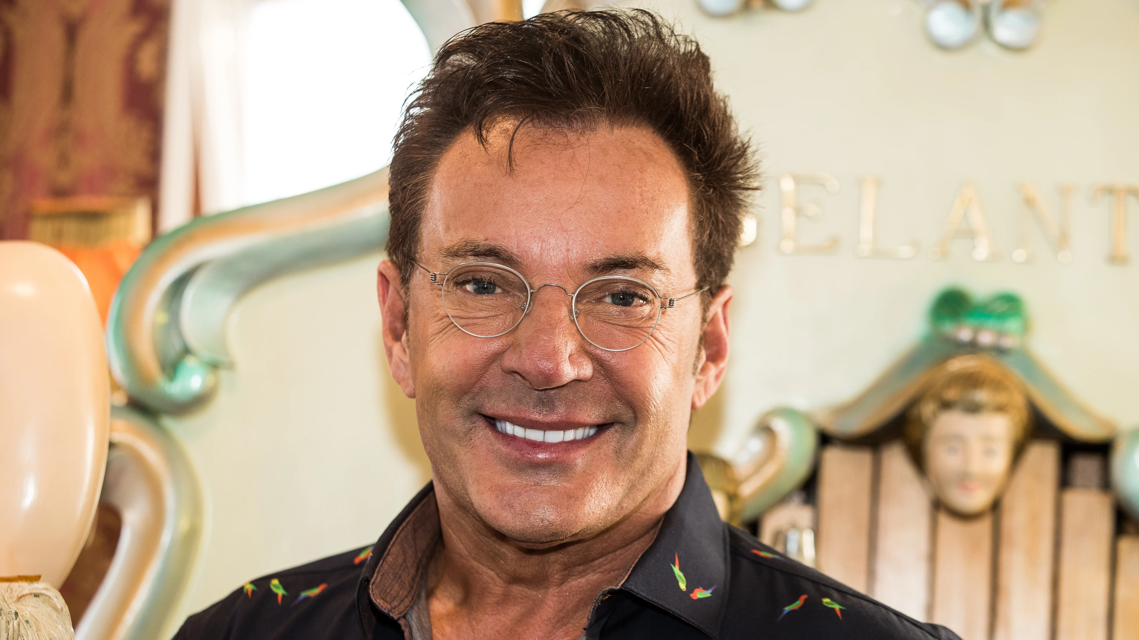 Gerard Joling praat met zijn moeder over Gordon