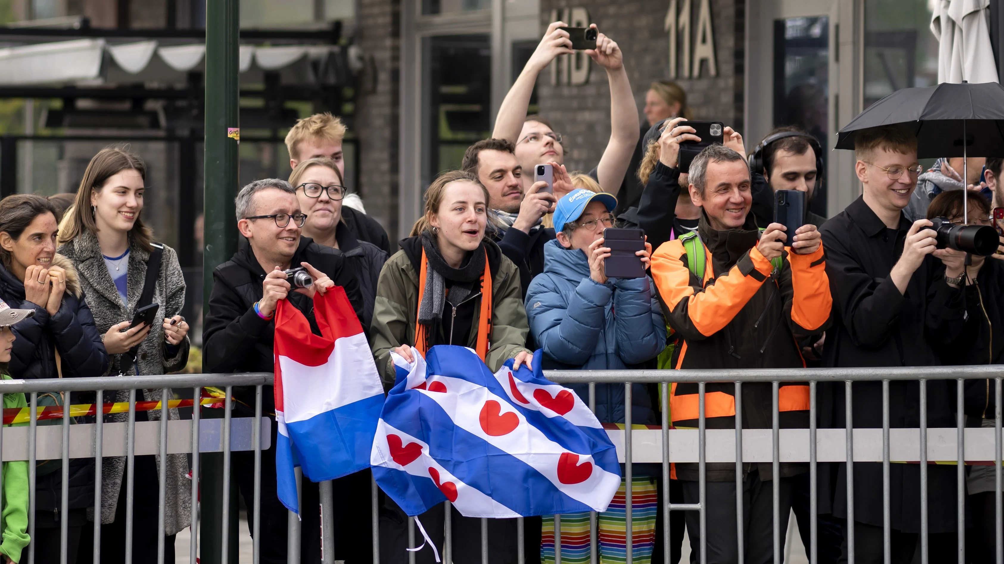 'Ongelooflijk: duizenden Nederlanders voor songfestival naar Wenen'