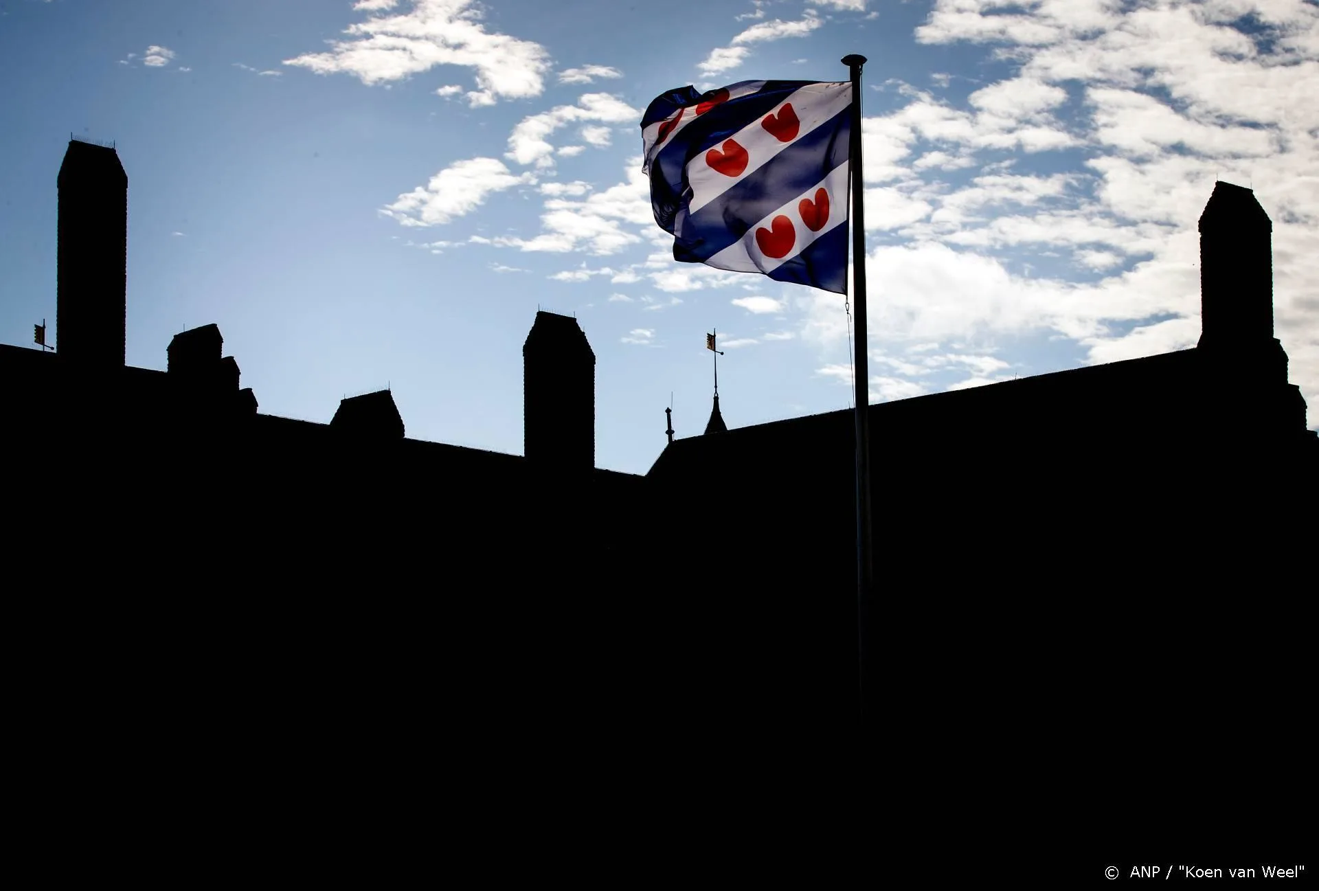 Friesland: ‘Aantal reacties’ na First Dates over regenboogvlag