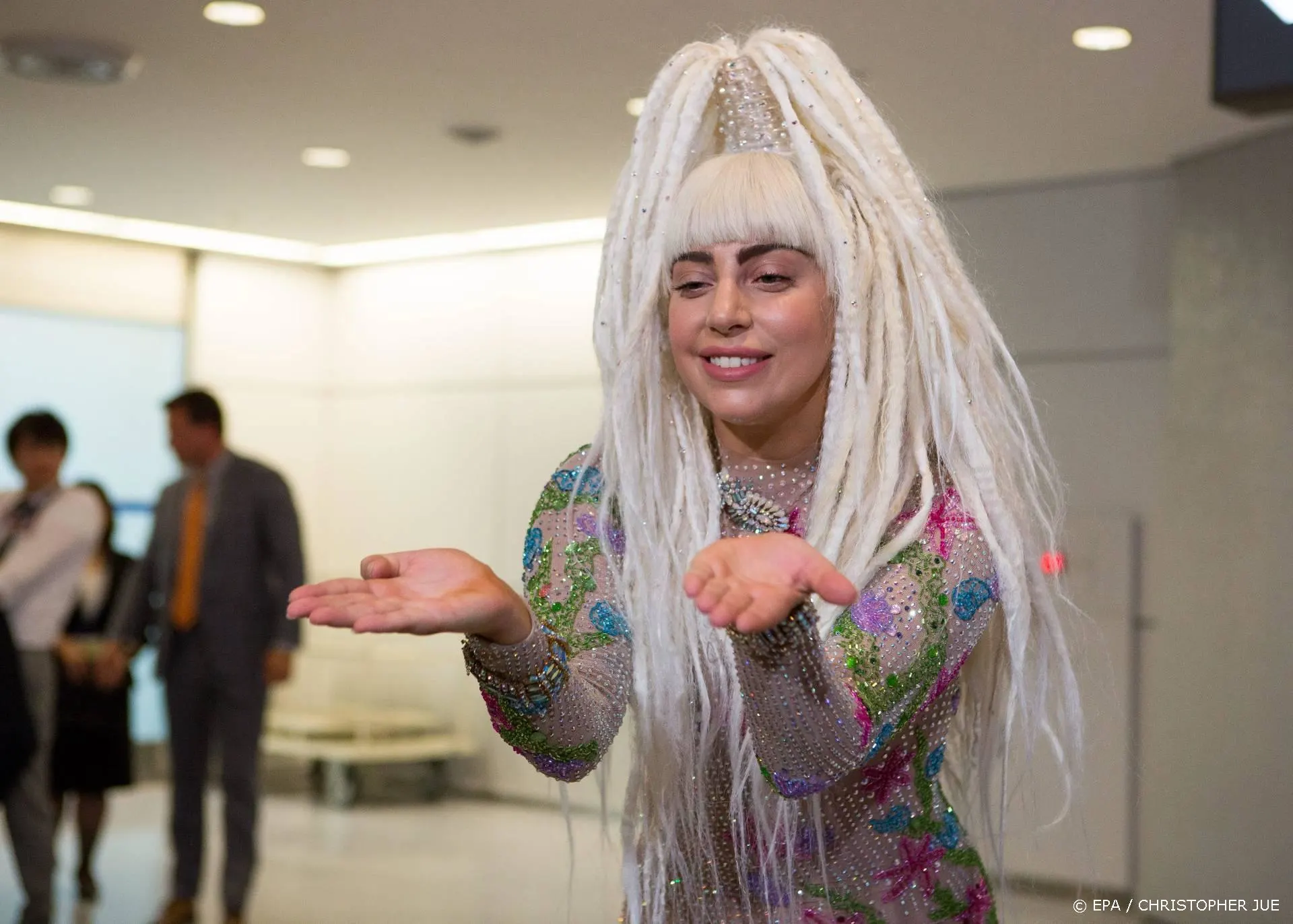 Lady Gaga 'warm van binnen' door campagne tweede versie Artpop