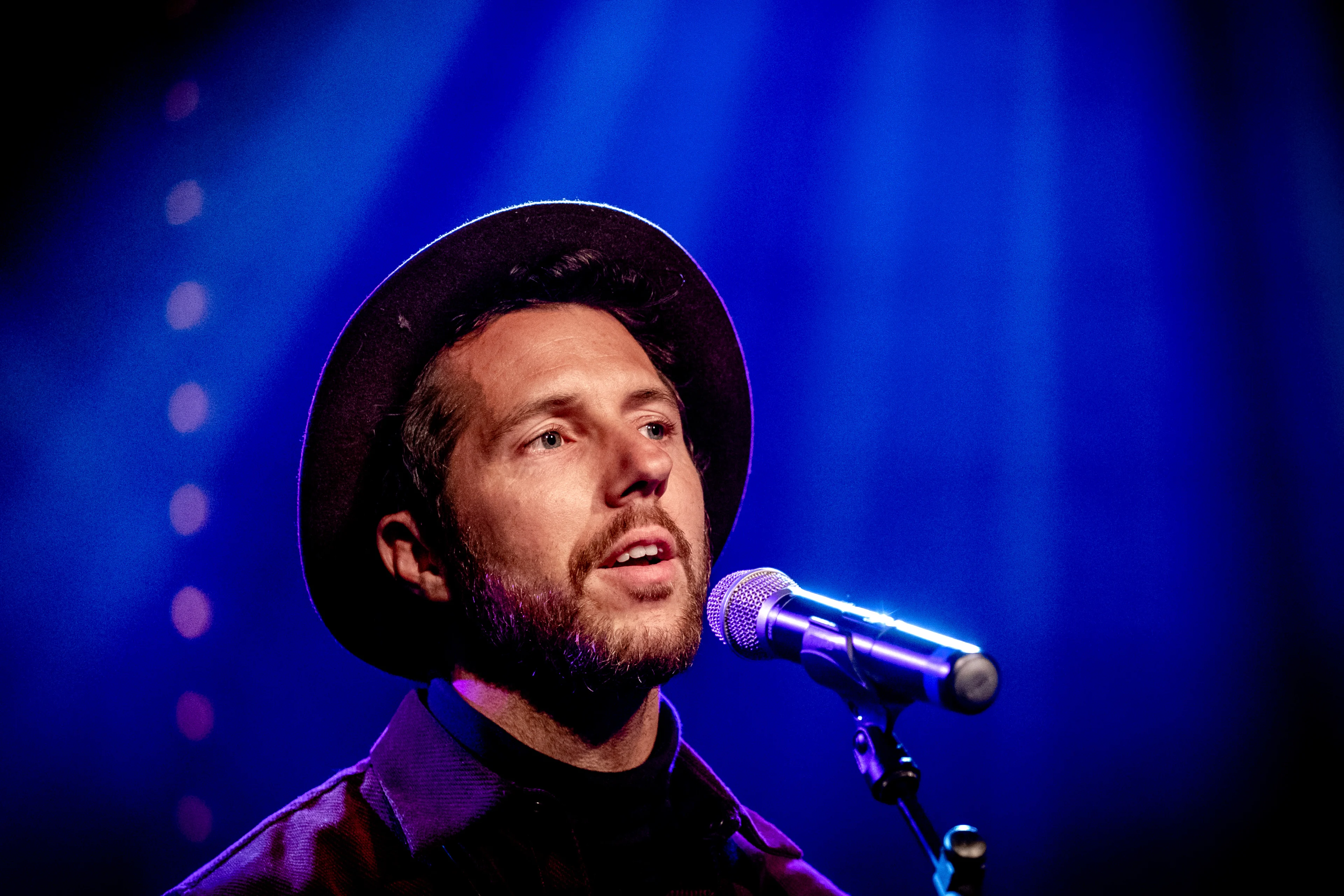 William Spaaij en Gerrie van der Klei in ludiek toneelstuk