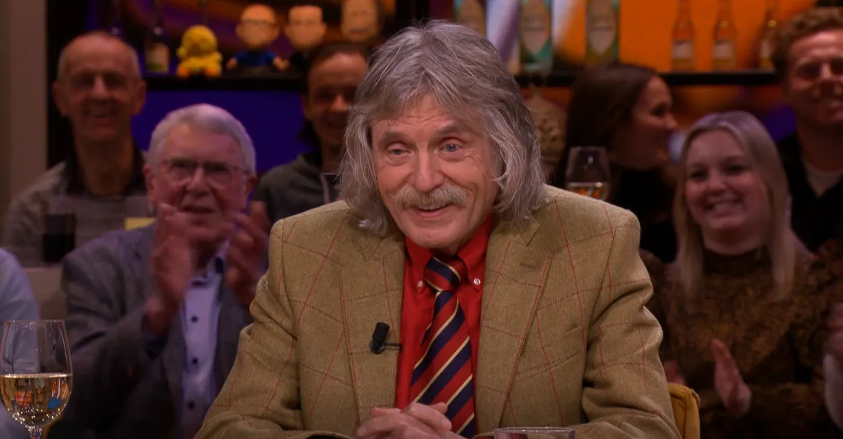 ZIEN: Luid applaus voor Johan Derksen bij terugkeer Vandaag Inside