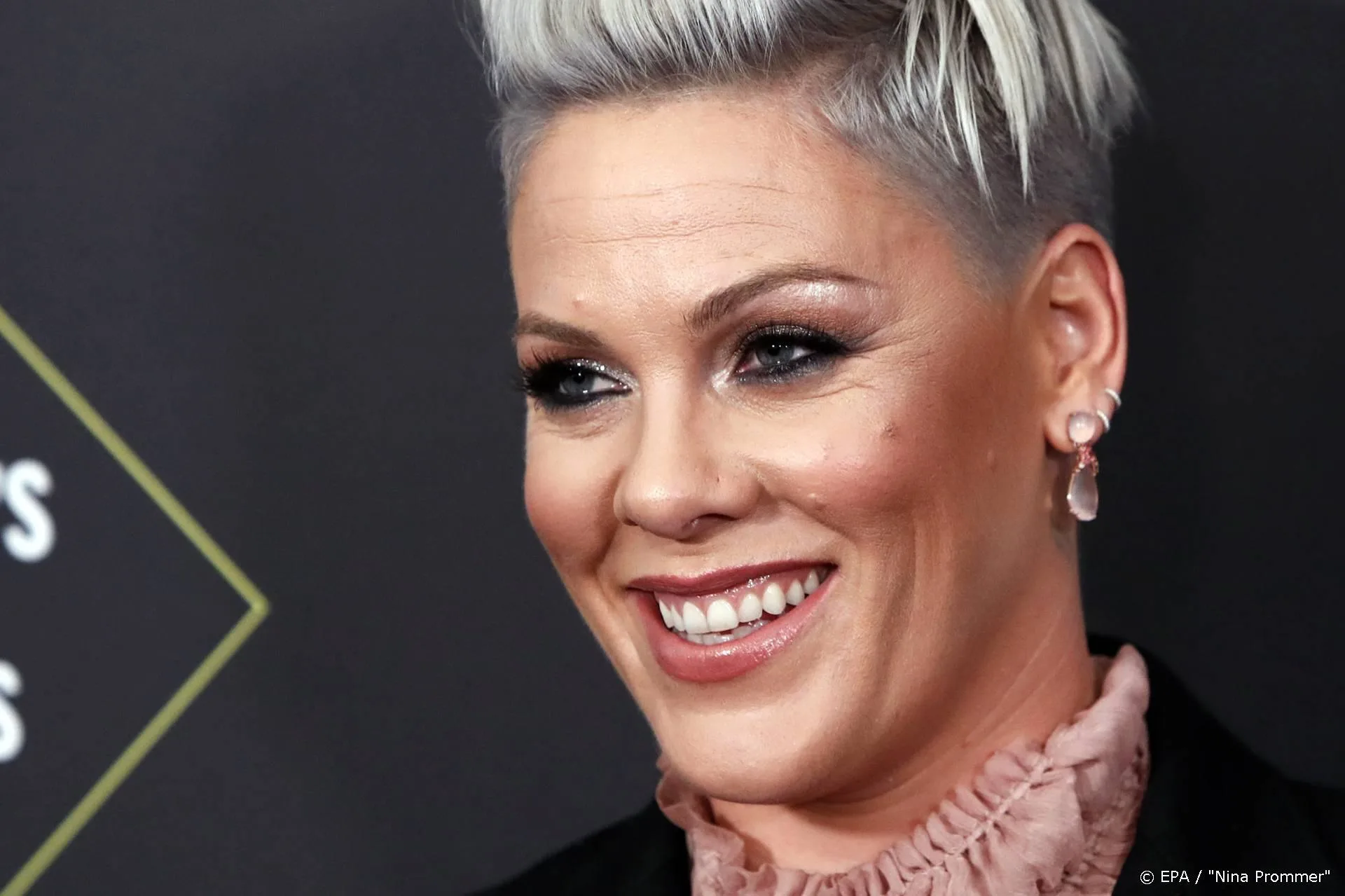 Pink wil oud worden met rimpels