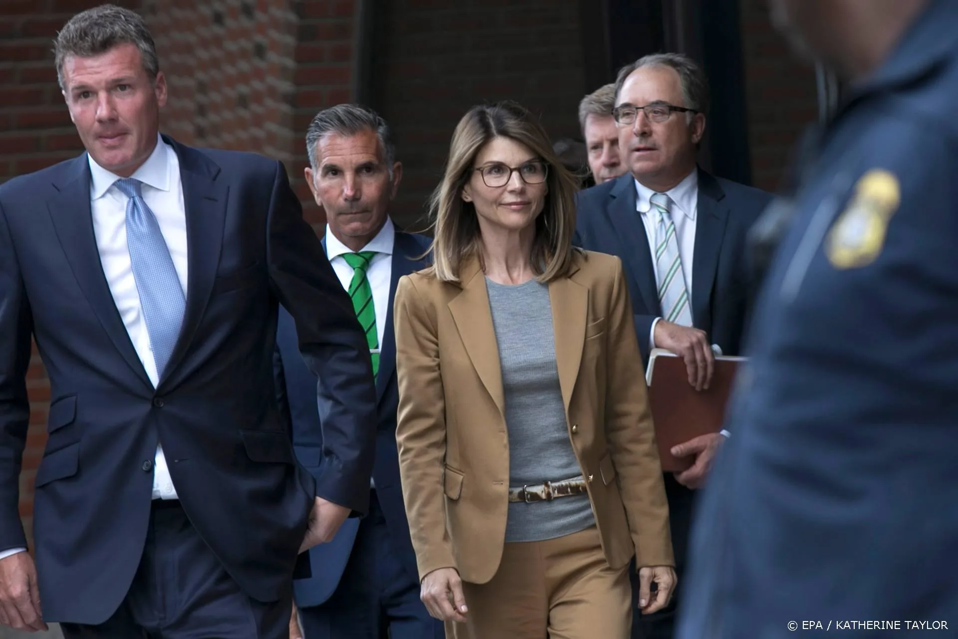 Gevangenisstraf Lori Loughlin begonnen