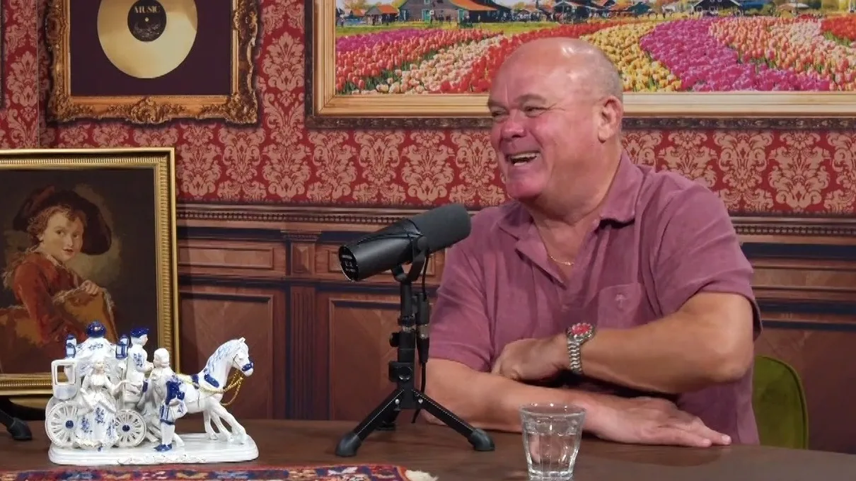 Een (hele) pijnlijke blunder tijdens tv-show Paul de Leeuw 