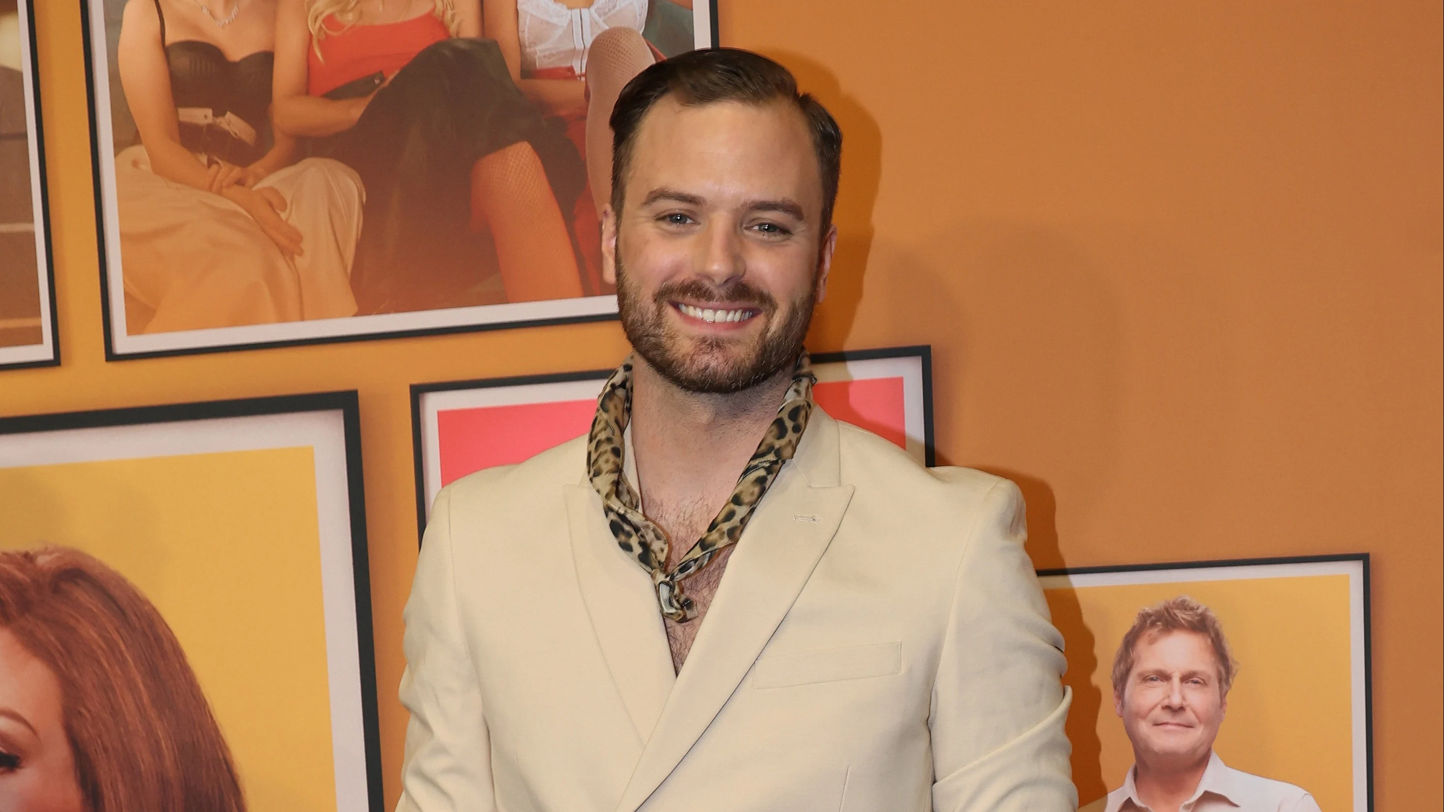 Zien: alles gaat mis bij dit optreden van Jim Bakkum