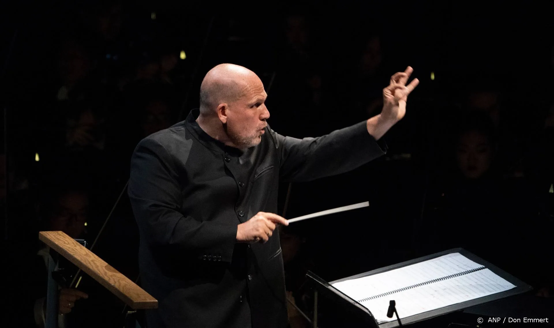 Topdirigent Van Zweden viert 60e verjaardag in Concertgebouw zonder publiek