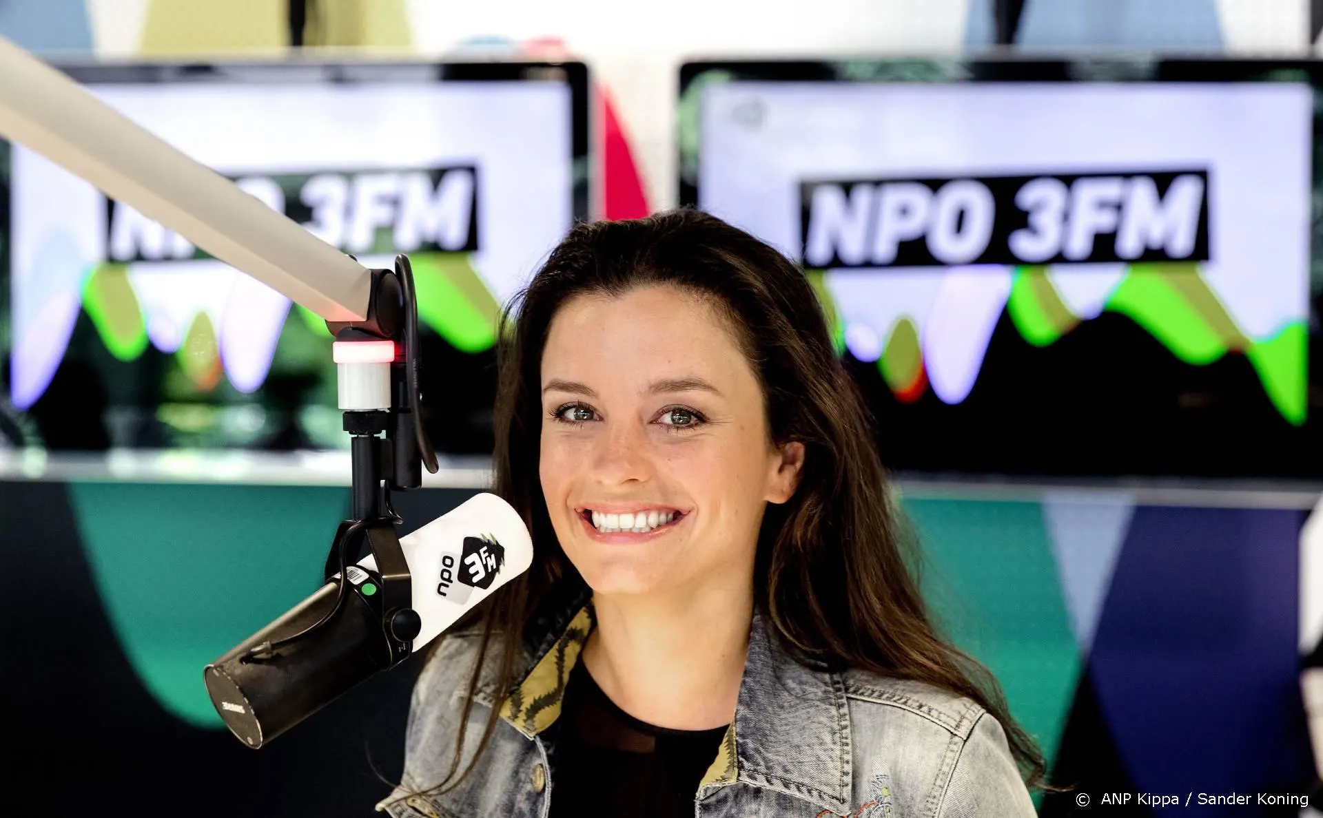 3FM-dj Eva Koreman geeft update na bevalling