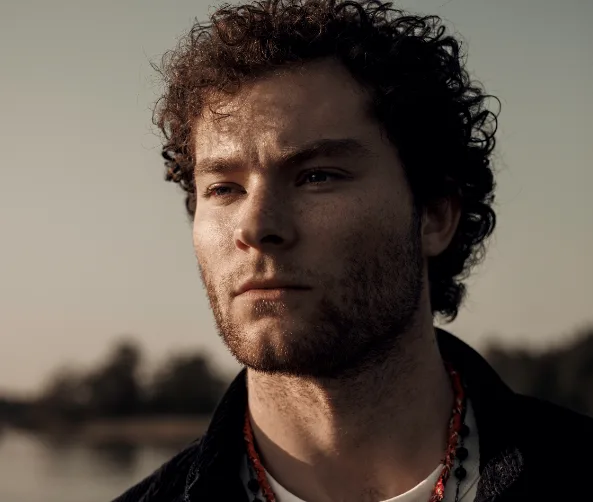 Nederlandse singer-songwriter Raffie brengt eerste single uit