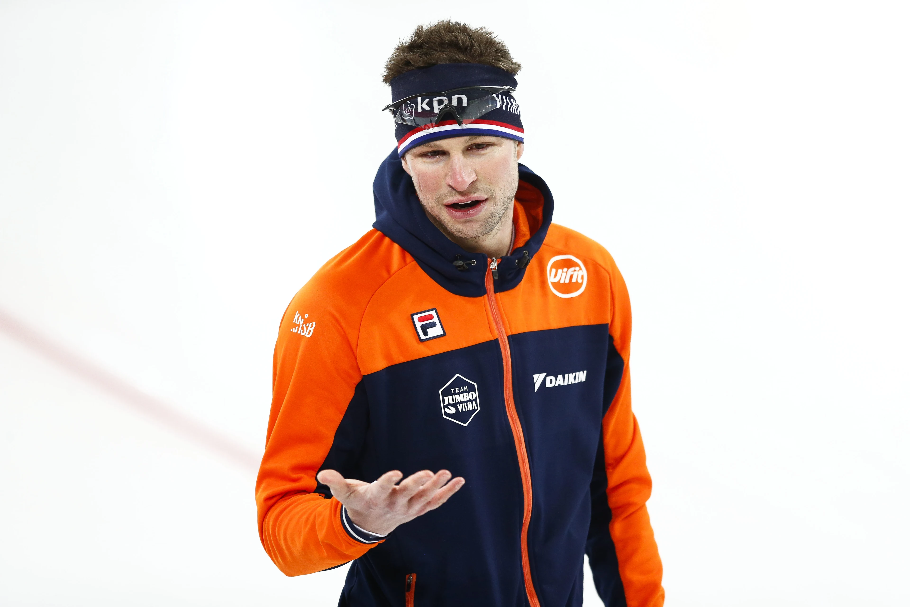 Sven Kramer laat zich zien na afzeggen WK