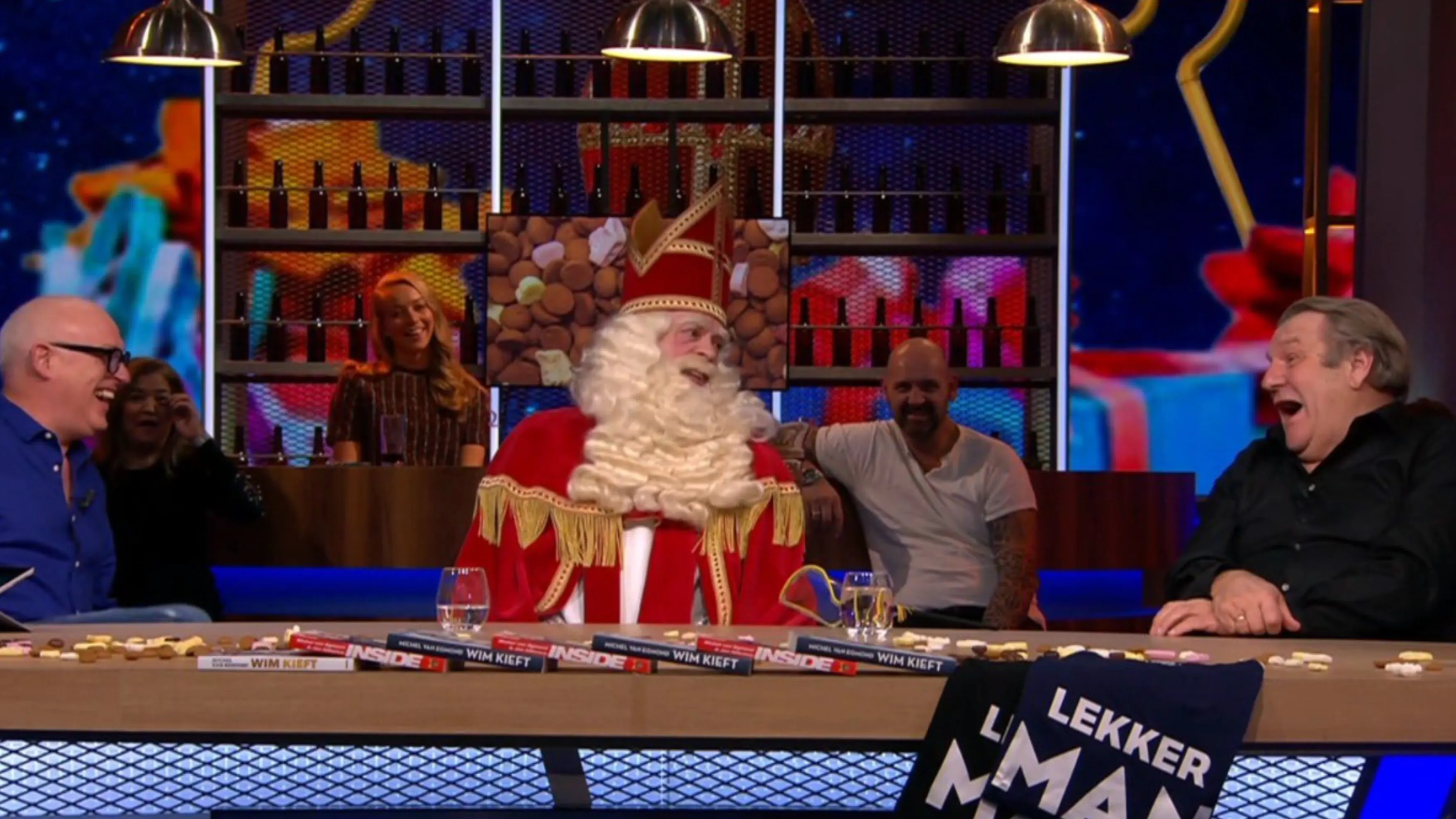 Twitter gaat weer los op grofgebekte Sint in Veronica Inside