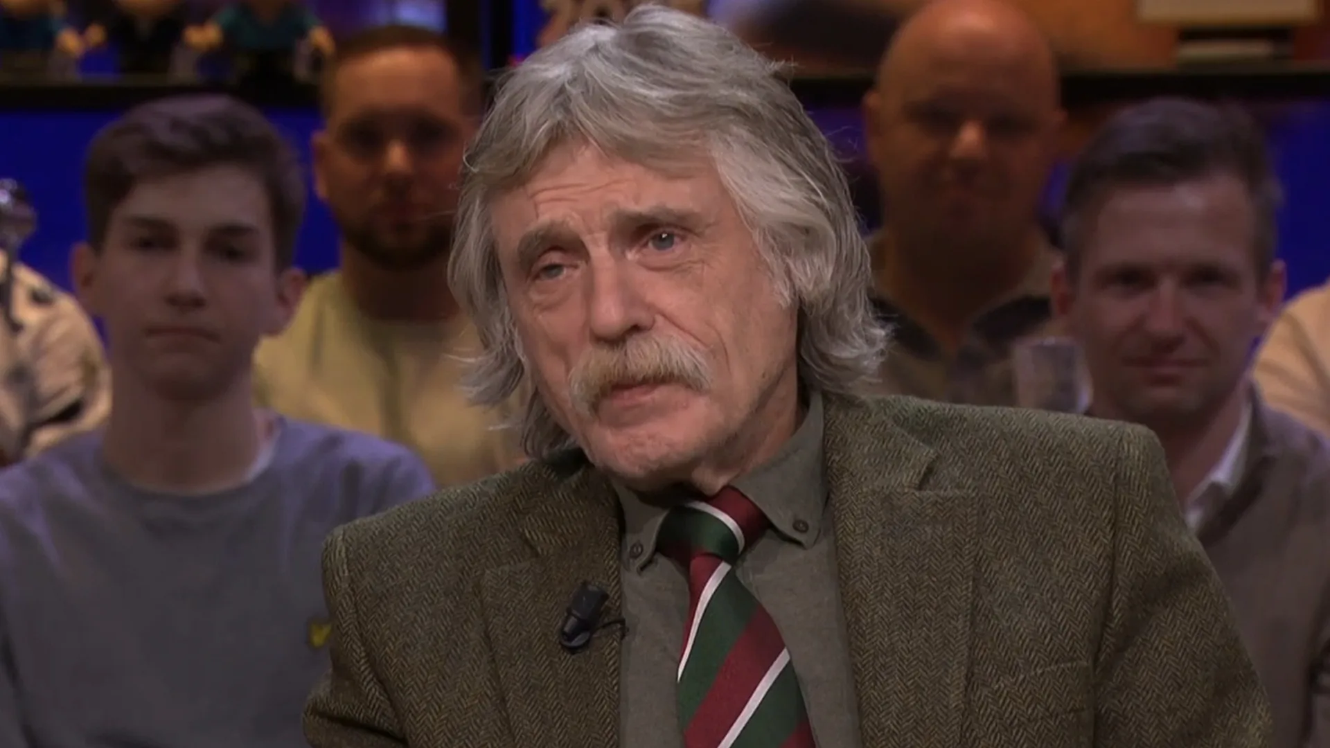 Johan Derksen deelt medisch nieuws over zijn beste vriend John de Bever: ‘Het is treurig’ (Vandaag Inside)
