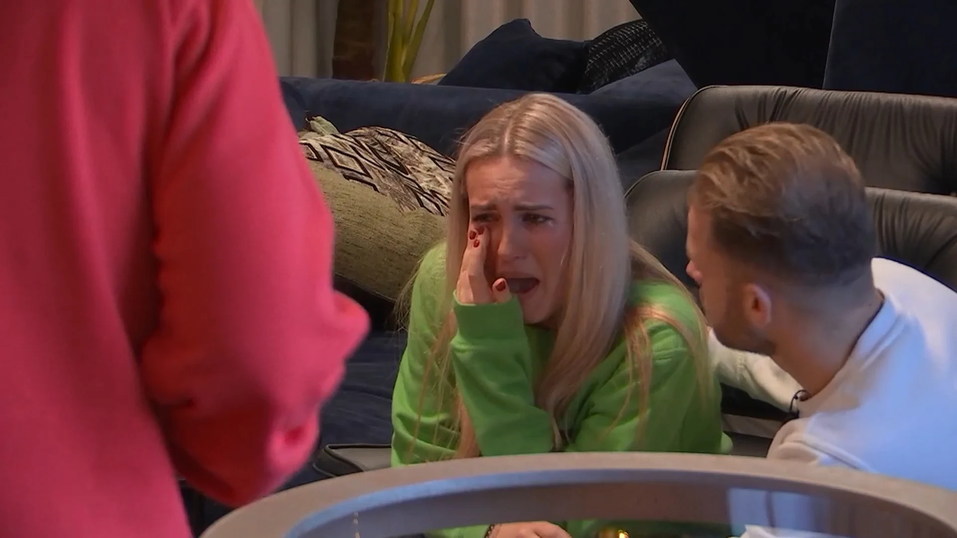 Charissa in tranen na heftige confrontatie met Floris!