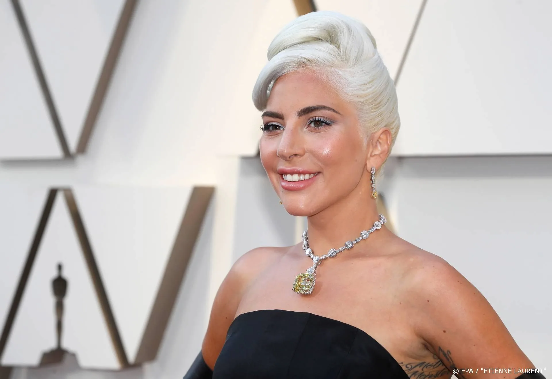 Lady Gaga eerlijk over medicijngebruik en mentale problemen