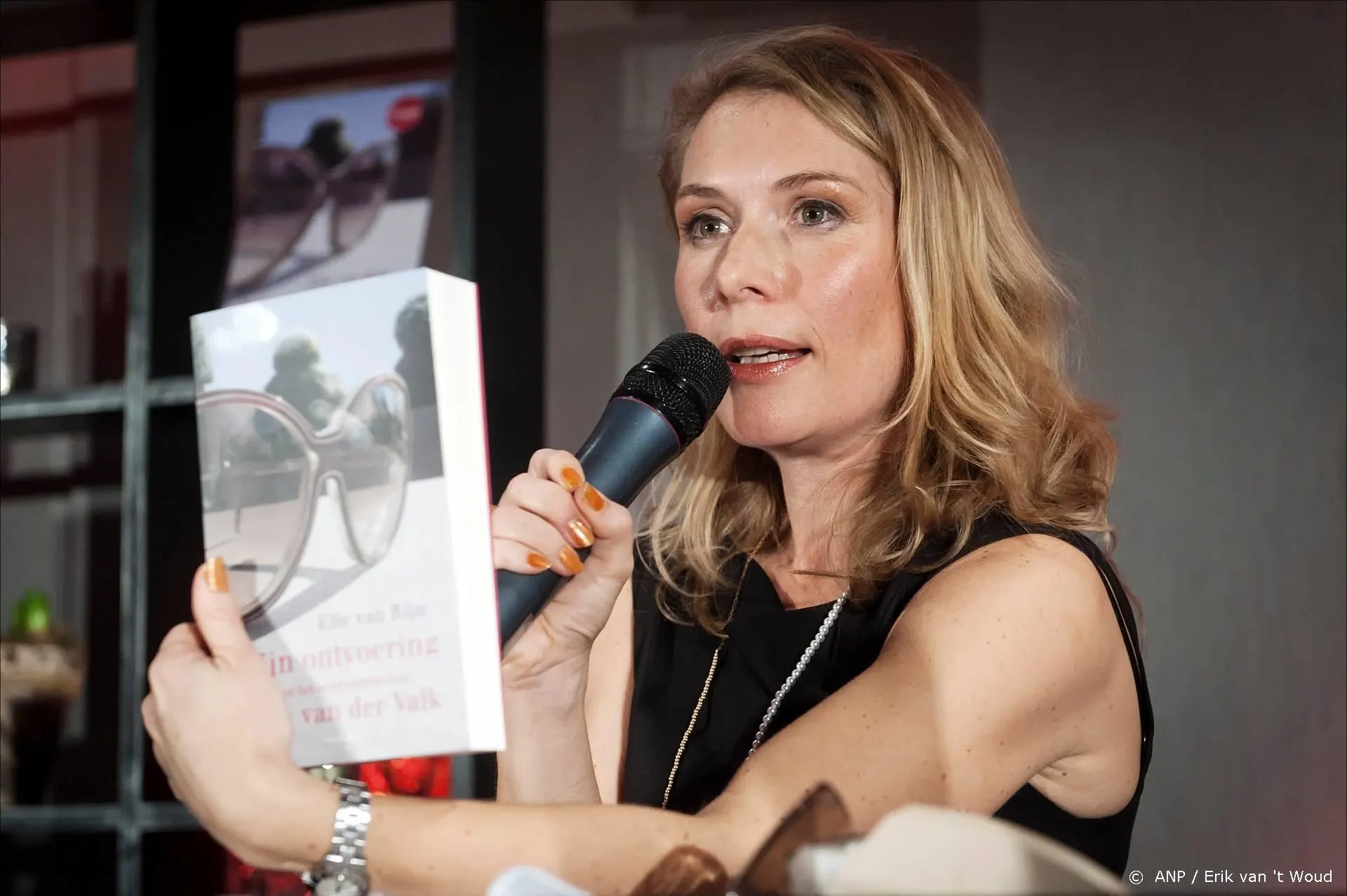 Elle van Rijn schrijft roman over verzetsheldin Betty Oudkerk