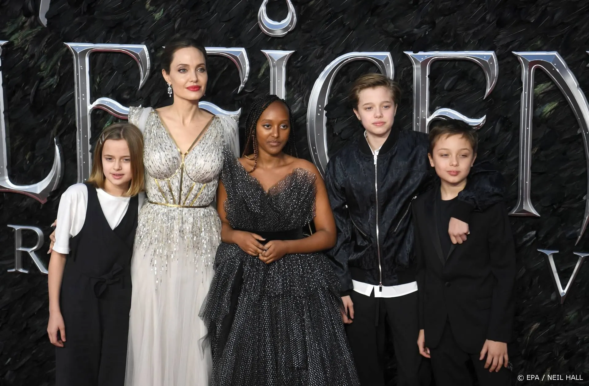 Kinderen verrassen Angelina Jolie op 46e verjaardag
