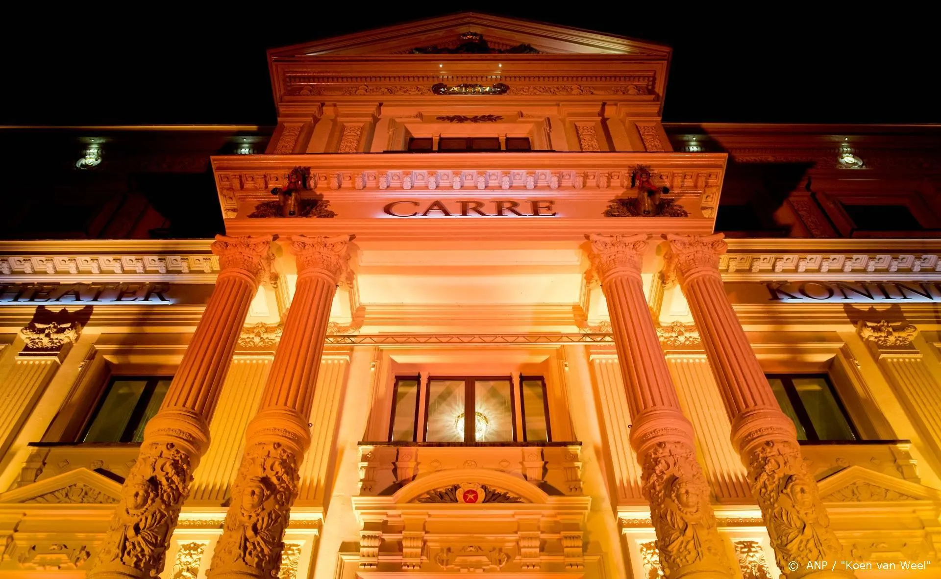 Twee circusartiesten gewond naar ziekenhuis na val nok Carré