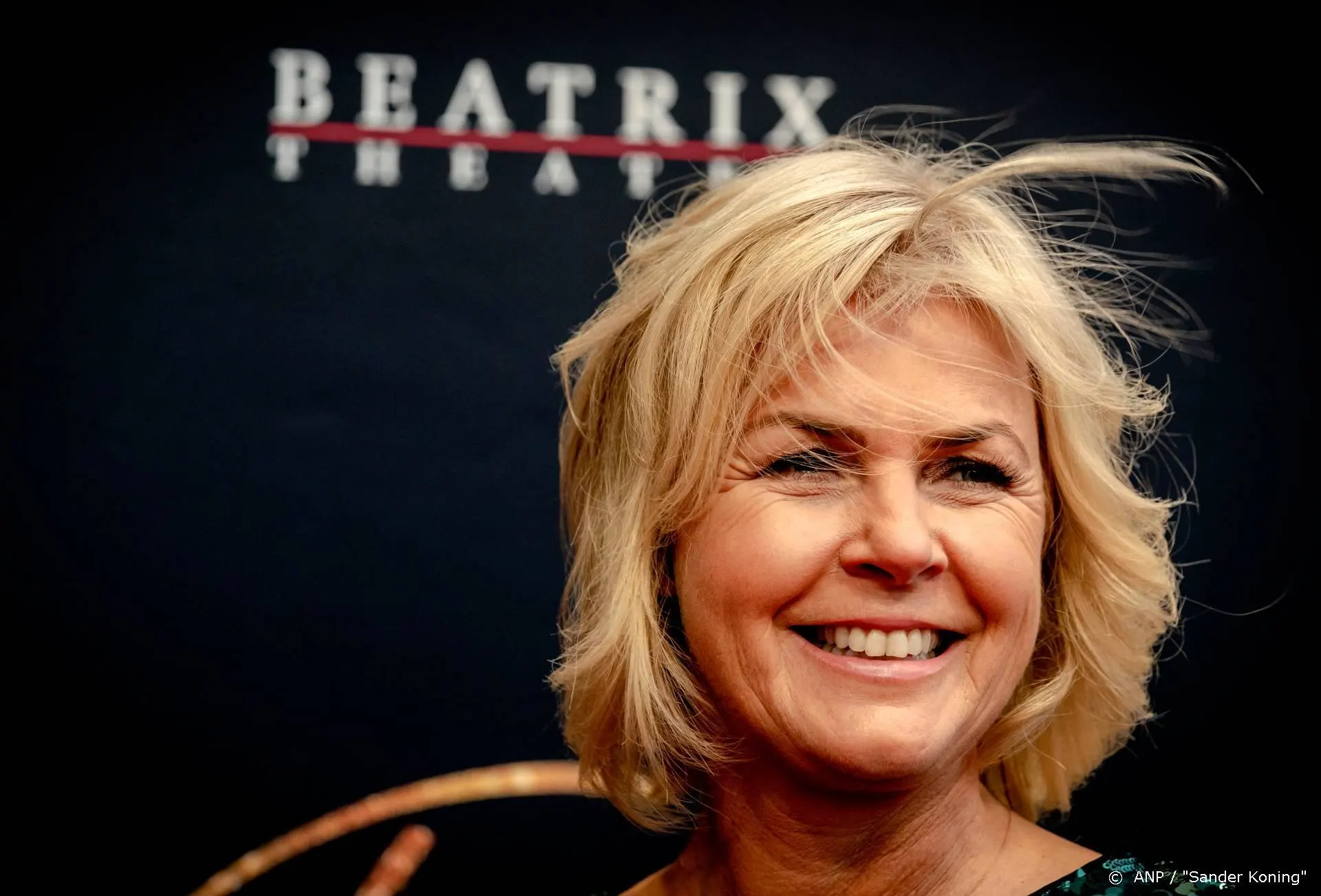 BN'ers trotseren storm voor première musical TINA