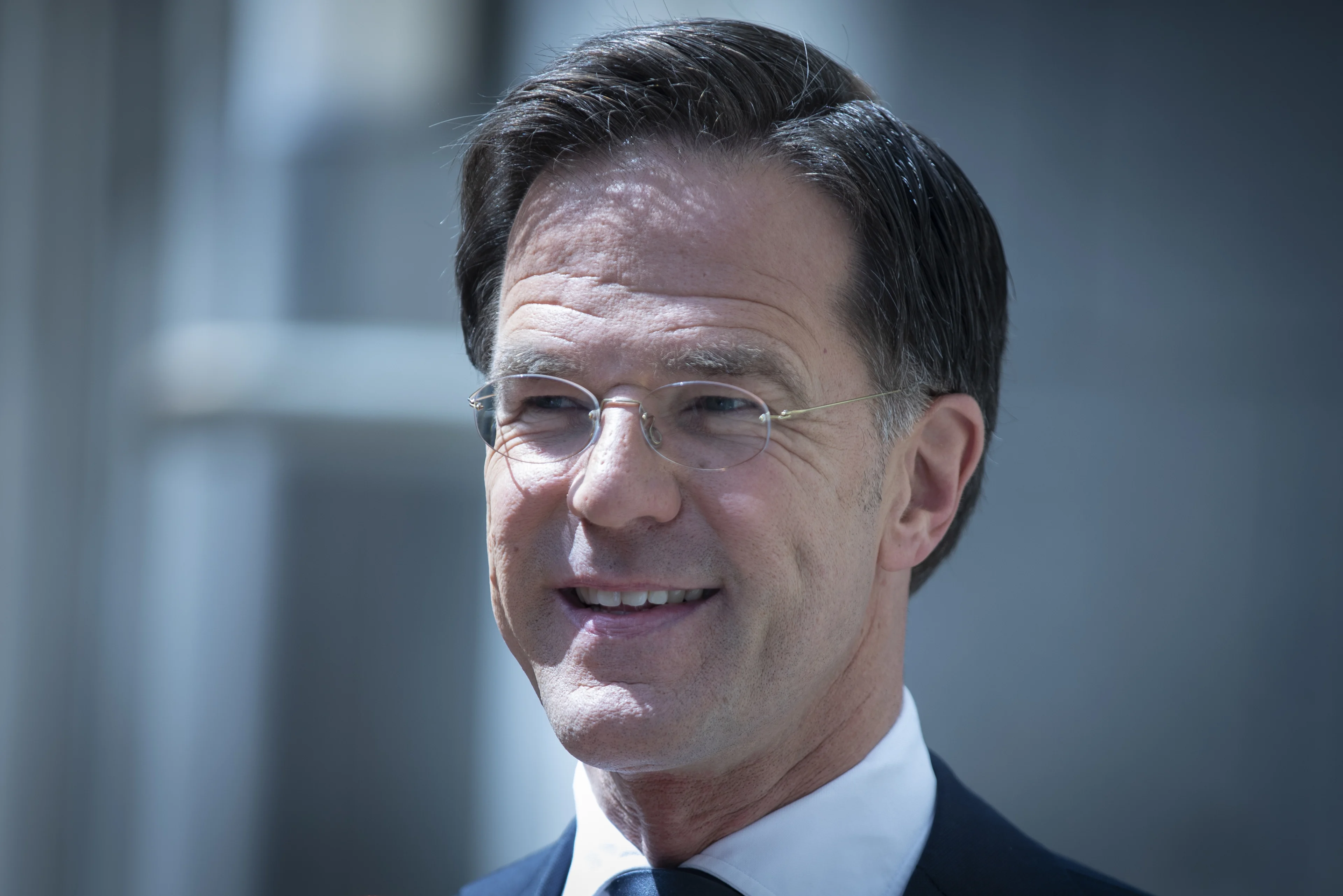 Politici vieren feest op binnenhof