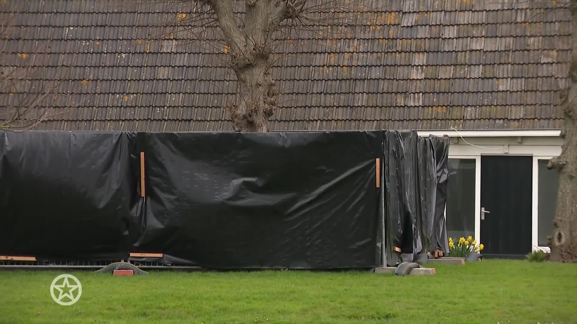 Huis boer Jouke afgeschermd