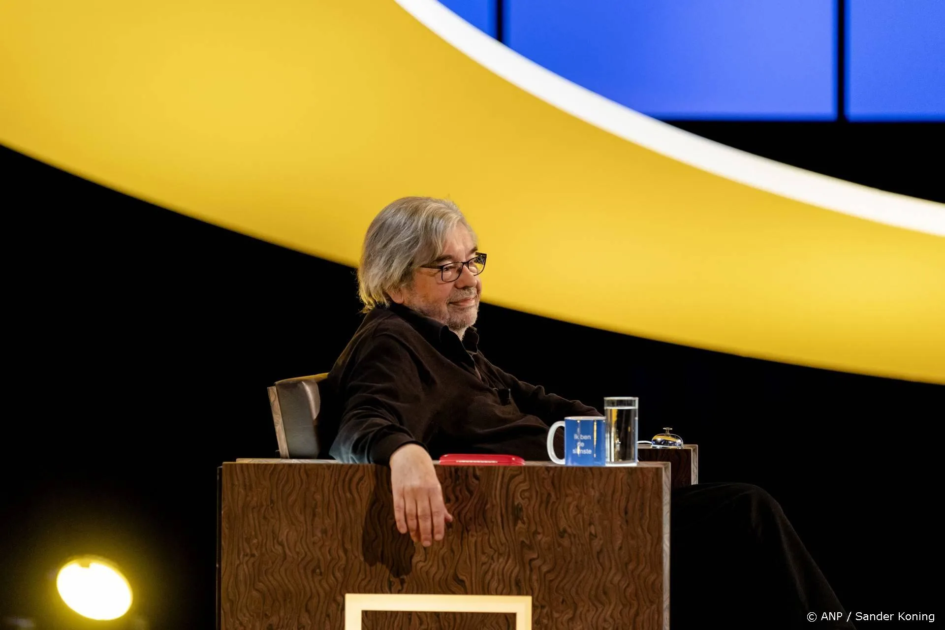 Dít gebeurt er met de bel van Maarten van Rossem 