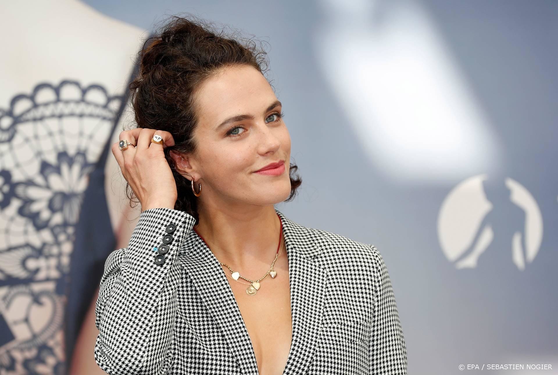 Downtown Abbey-ster Jessica Brown Findlay getrouwd