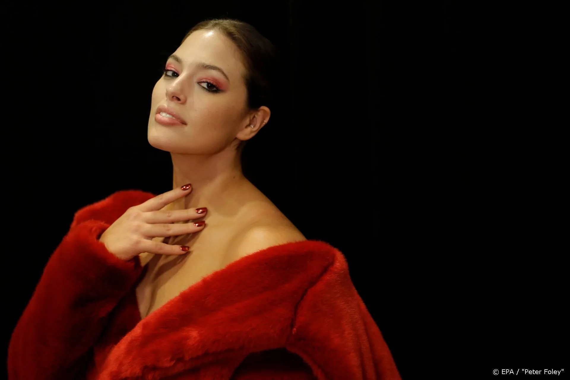 Ashley Graham toont zwangerschapsstriemen